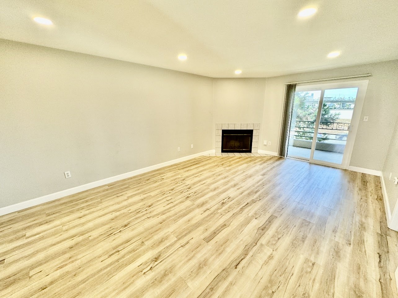 Beautifully Upgraded 2-Bedroom Condo in La Jolla Colony property image