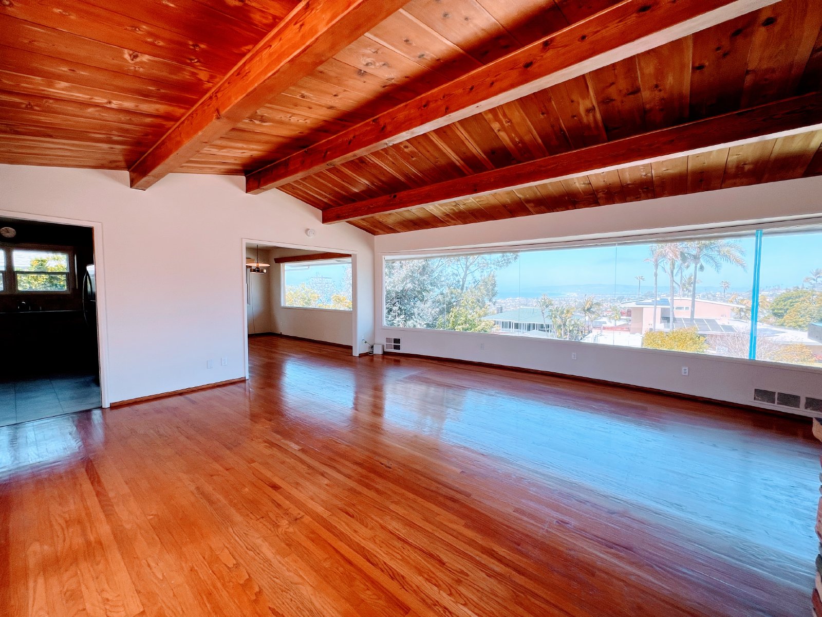 Ocean Views in the Sunset Cliffs area of OB - 3 Bed, 2 Bath, and a 2 Car Garage property image