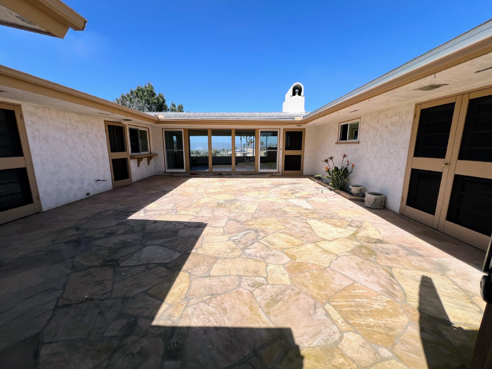 Ocean Views in the Sunset Cliffs area of OB - 3 Bed, 2 Bath, and a 2 Car Garage property image