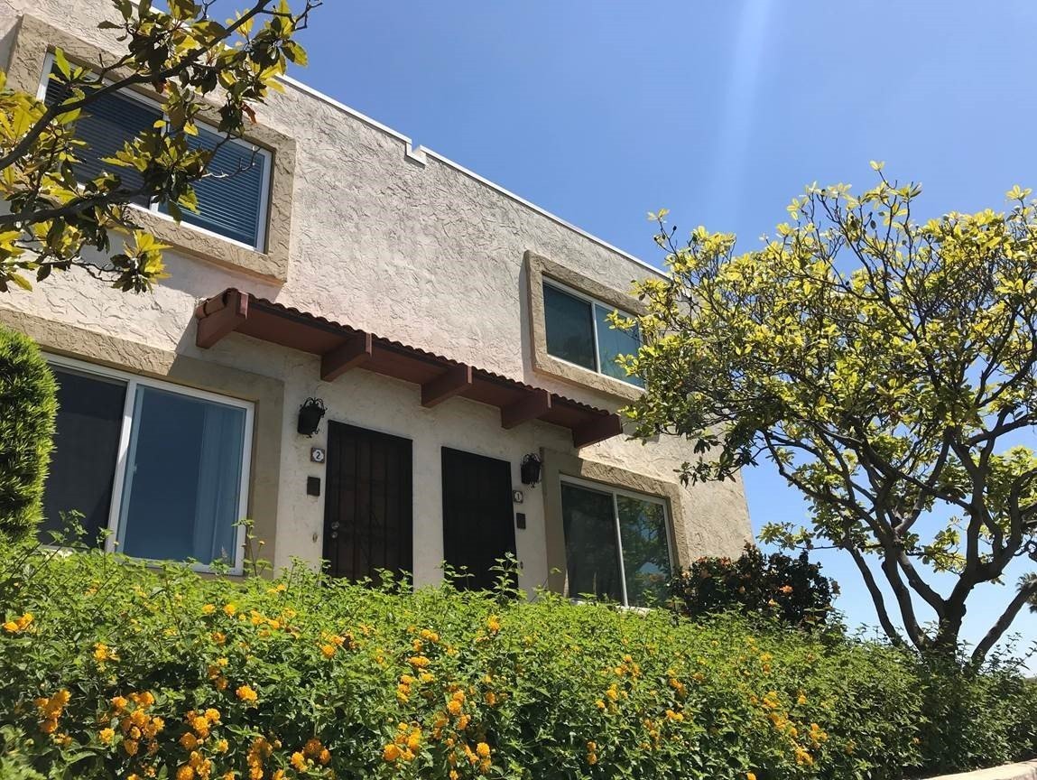 Spacious 2BD/2.5BA Town Home with 2 Car Garage property image