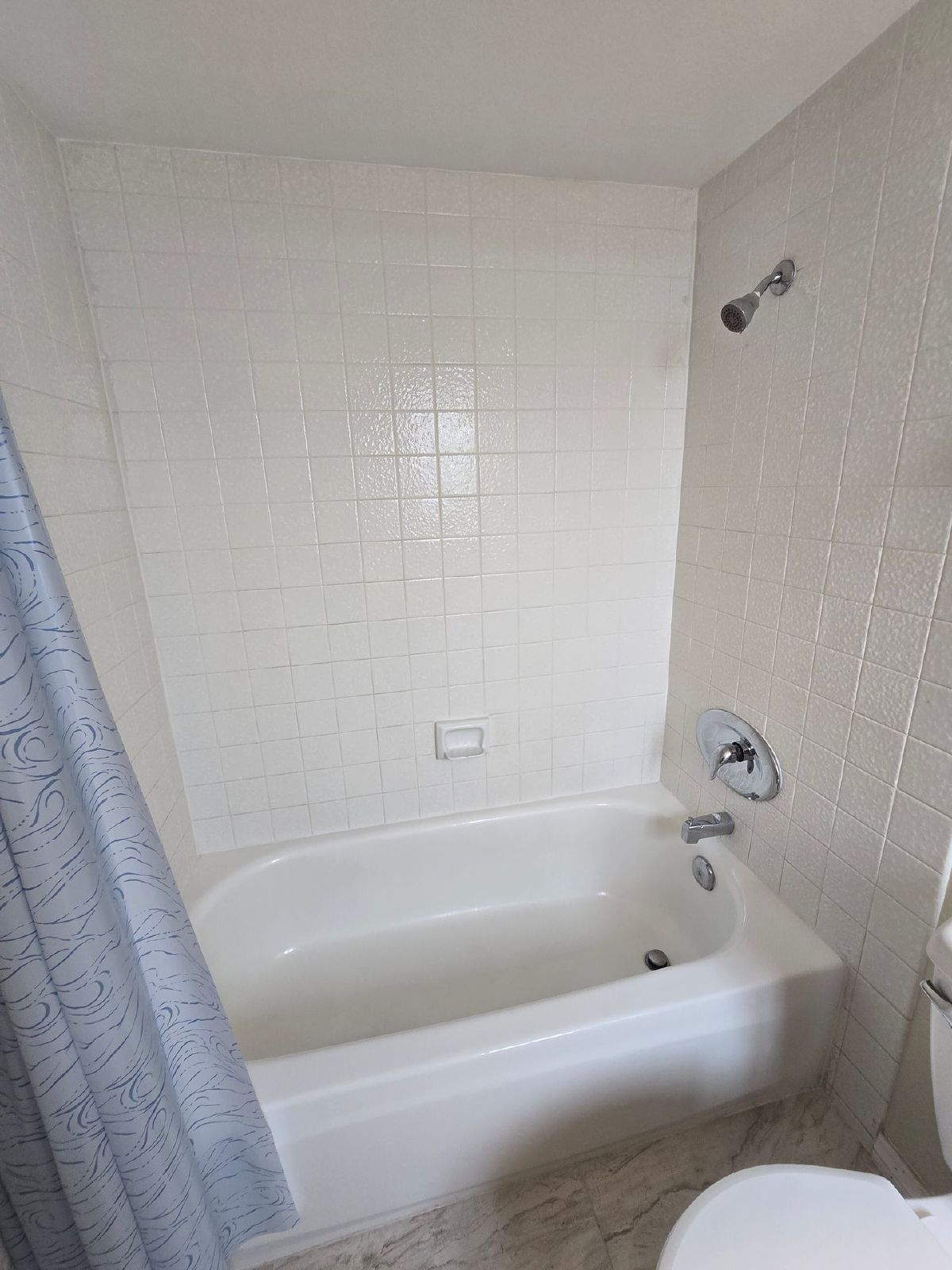 Spacious 2BD/2.5BA Town Home with 2 Car Garage property image