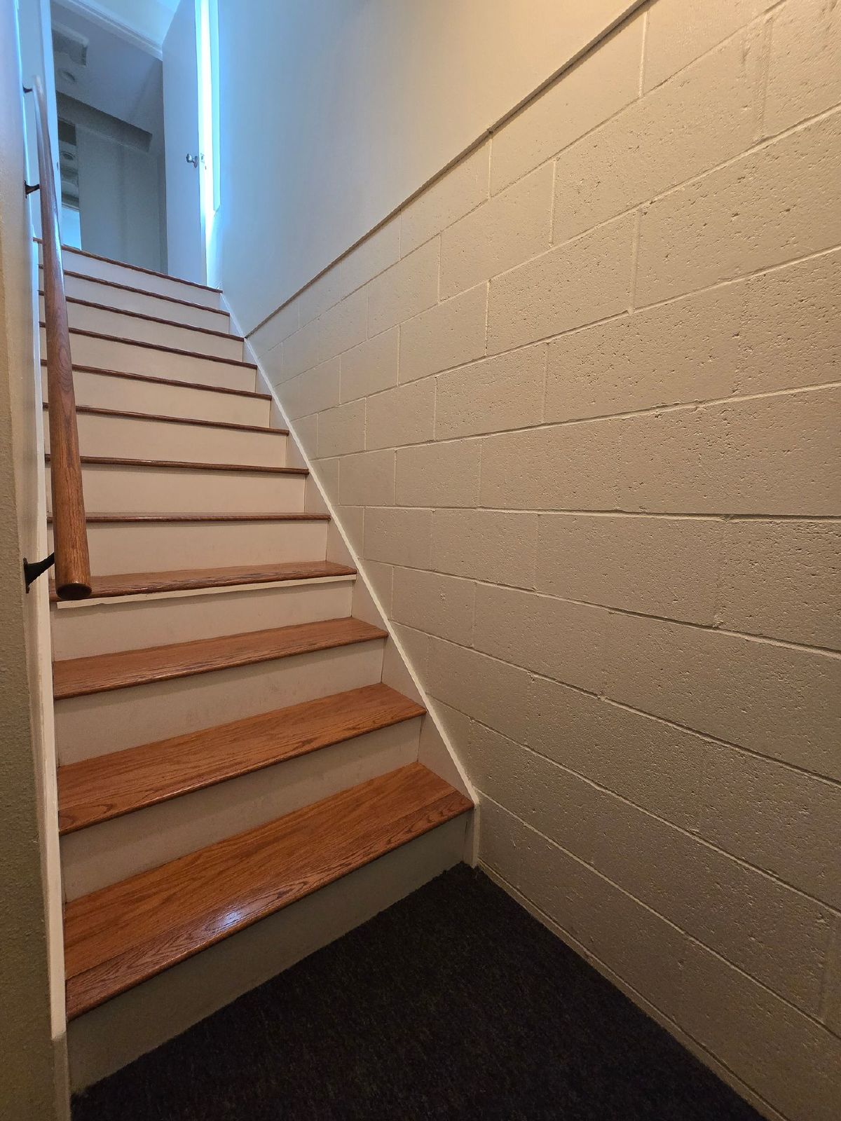 Spacious 2BD/2.5BA Town Home with 2 Car Garage property image