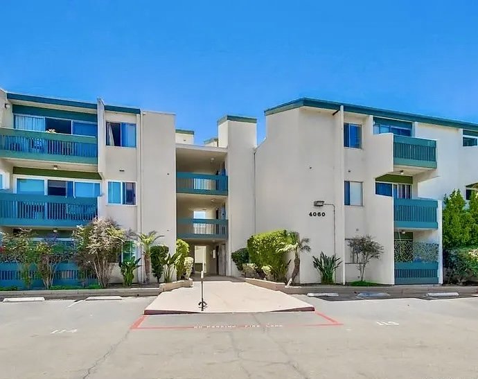 Charming 1-Bedroom Condo with Partial Bay Views & Summer Fireworks! property image