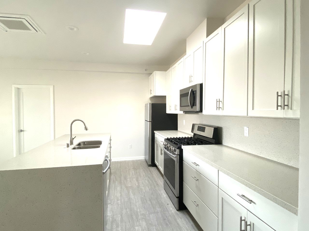 Beautiful Newly Developed 2BD/2BA in Pacific Beach — Just Blocks from the Ocean! property image