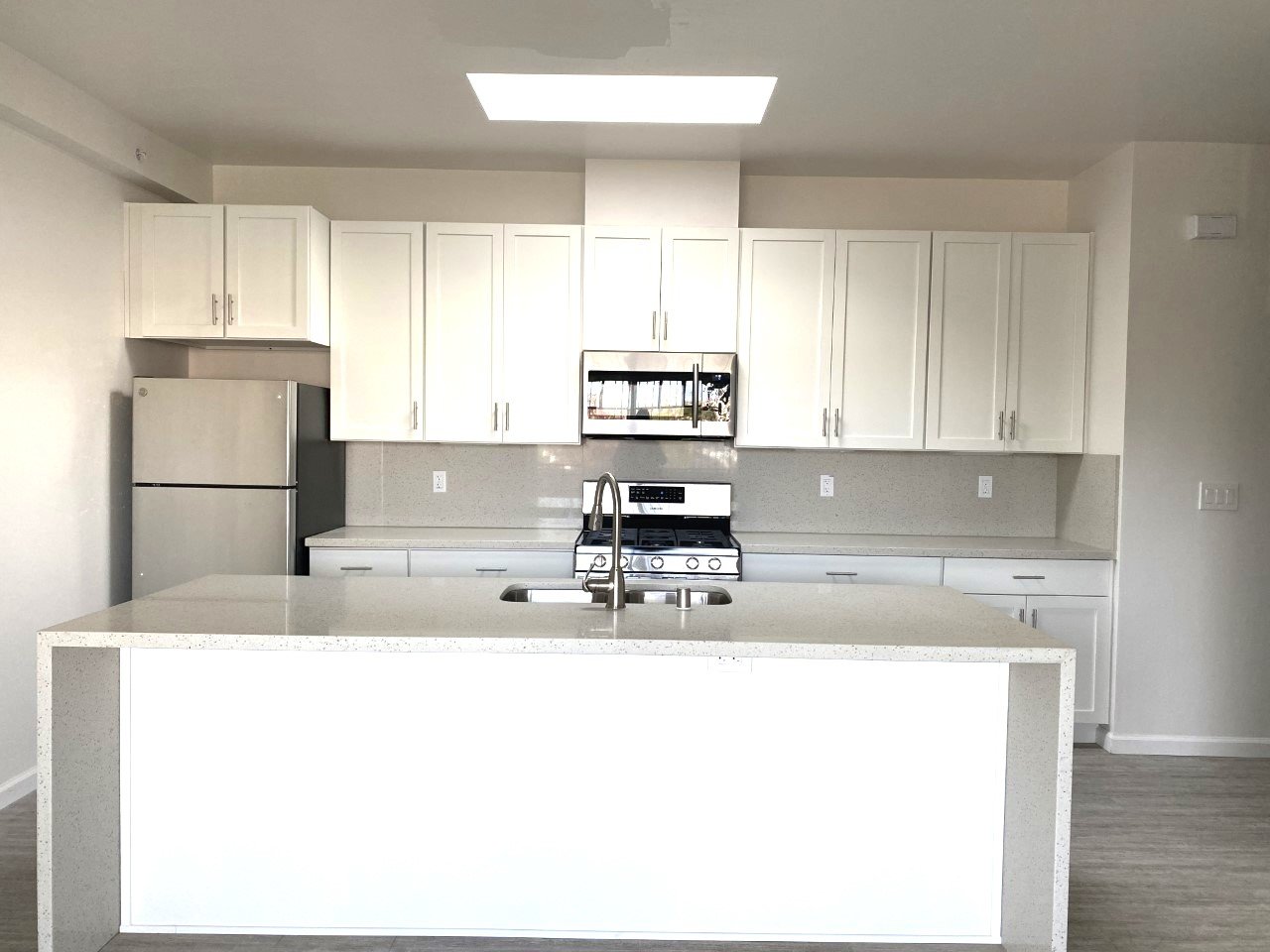 Beautiful Newly Developed 2BD/2BA in Pacific Beach — Just Blocks from the Ocean! property image