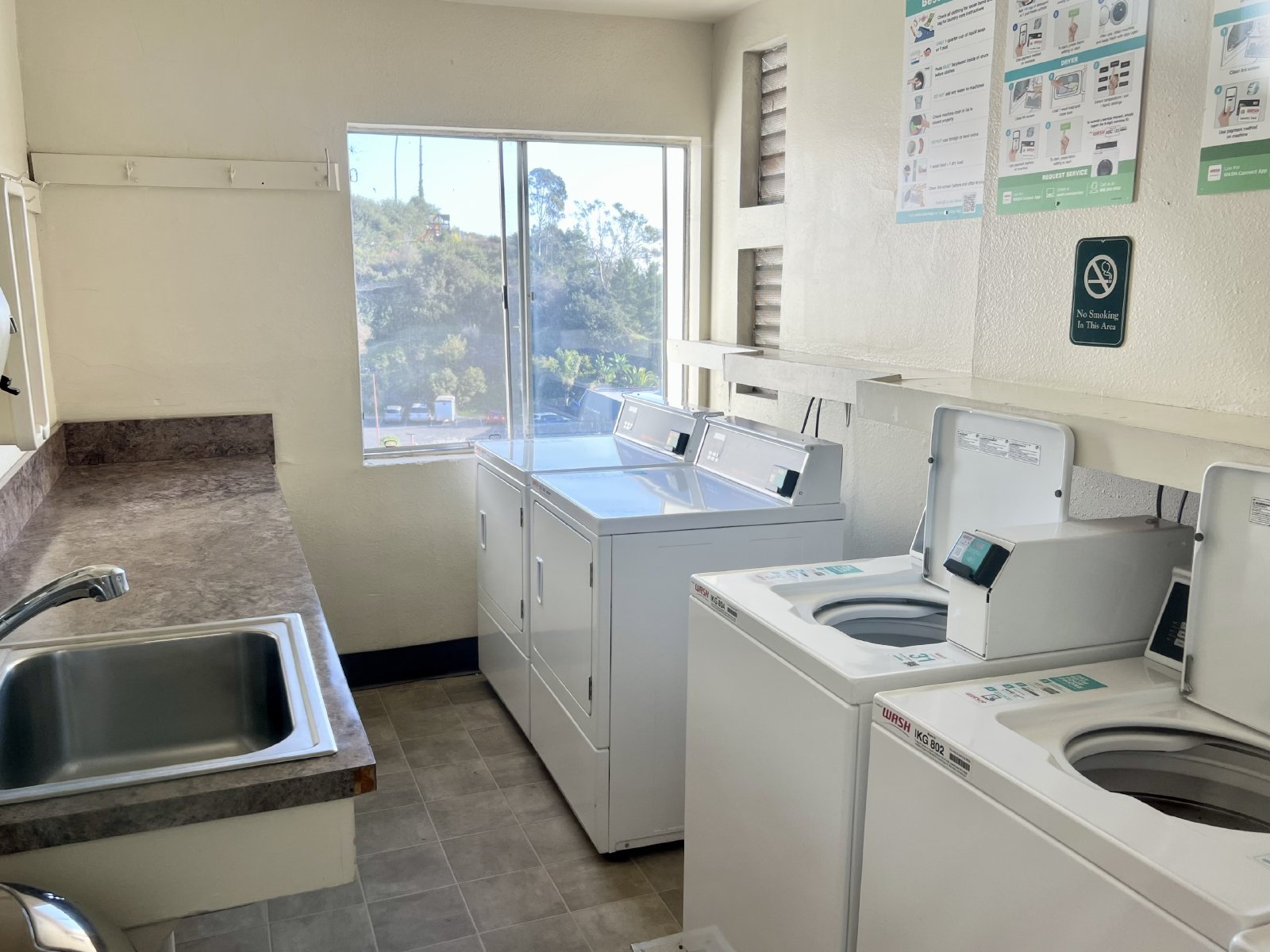 Charming 1-Bedroom Condo with Partial Bay Views & Summer Fireworks! property image