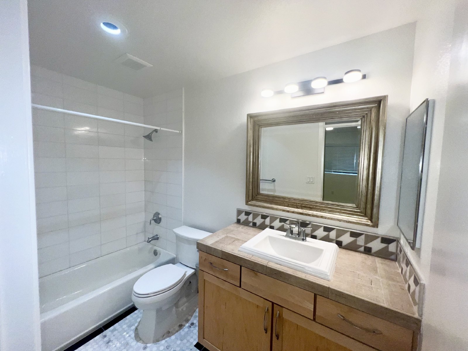 Beautiful 2 Bed / 2 Bath Condo in Prime Hillcrest Location – Near Balboa Park property image