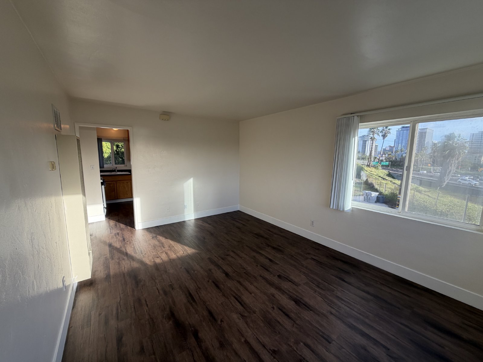 Charming 1 Bedroom in Banker's Hill with Bay Views! Only half a Mile from Waterfront Park! property image