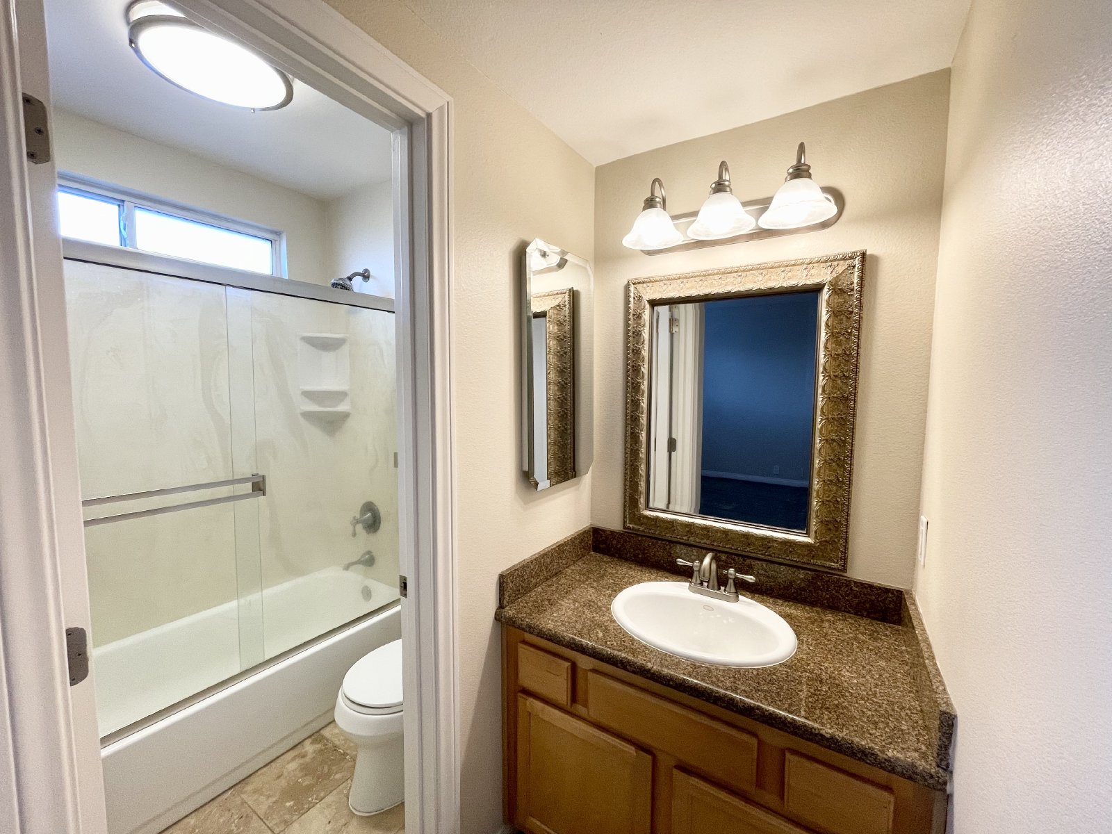 Beautiful 2BD/2BA Condo With Two Parking Spaces in PB property image