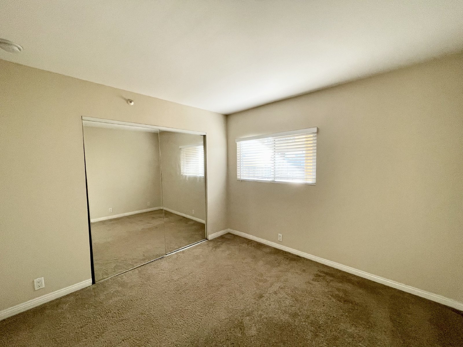 Beautiful 2BD/2BA Condo With Two Parking Spaces in PB property image