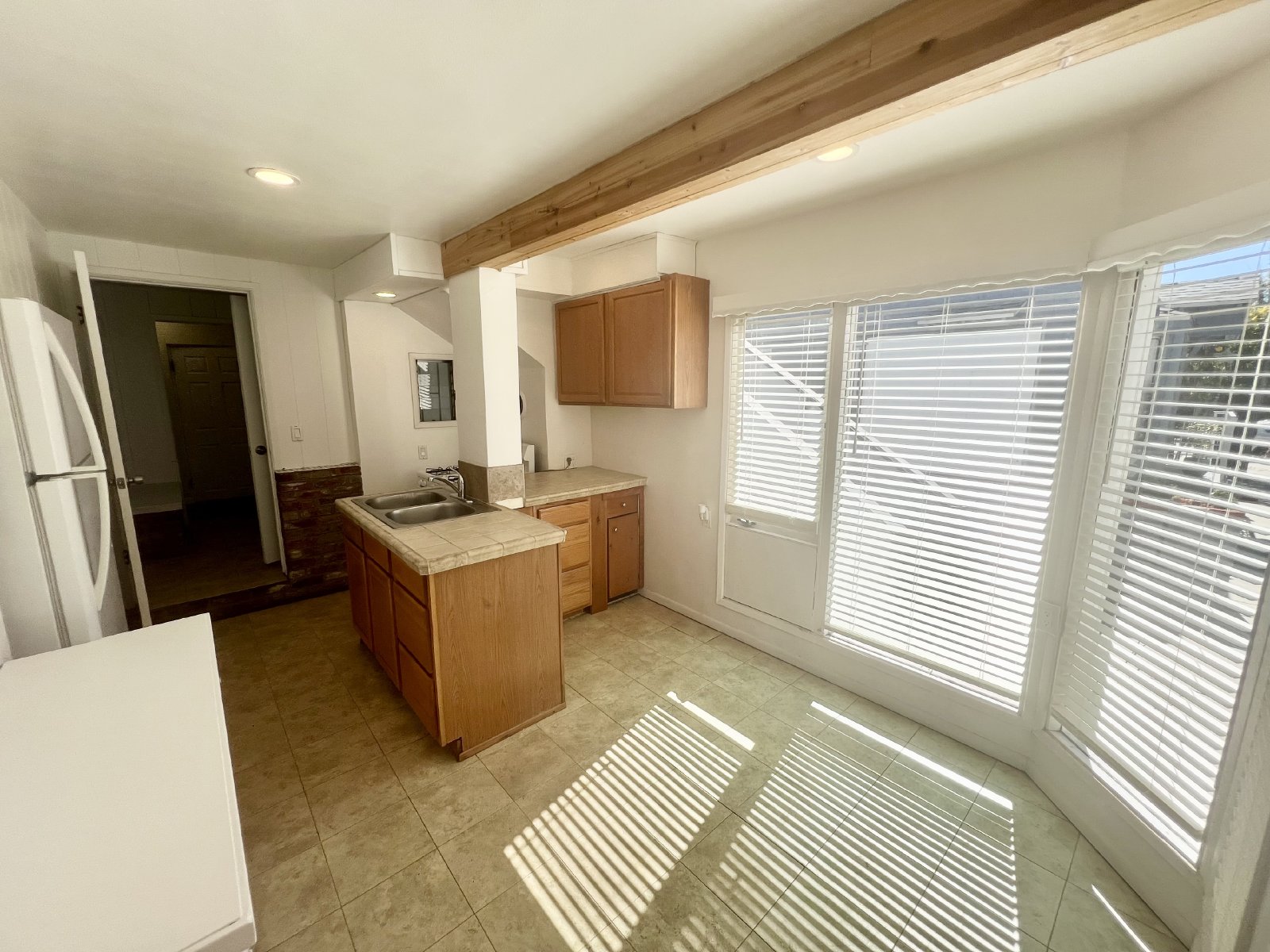 Charming 3-Bedroom Beachside Downstairs Apartment in Pacific Beach property image