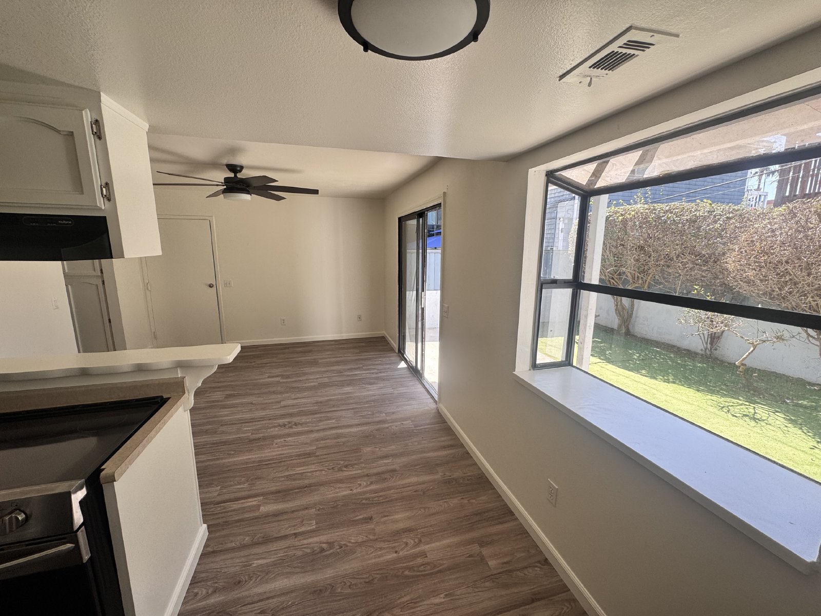 Beachside Living Just 2 Blocks Away property image