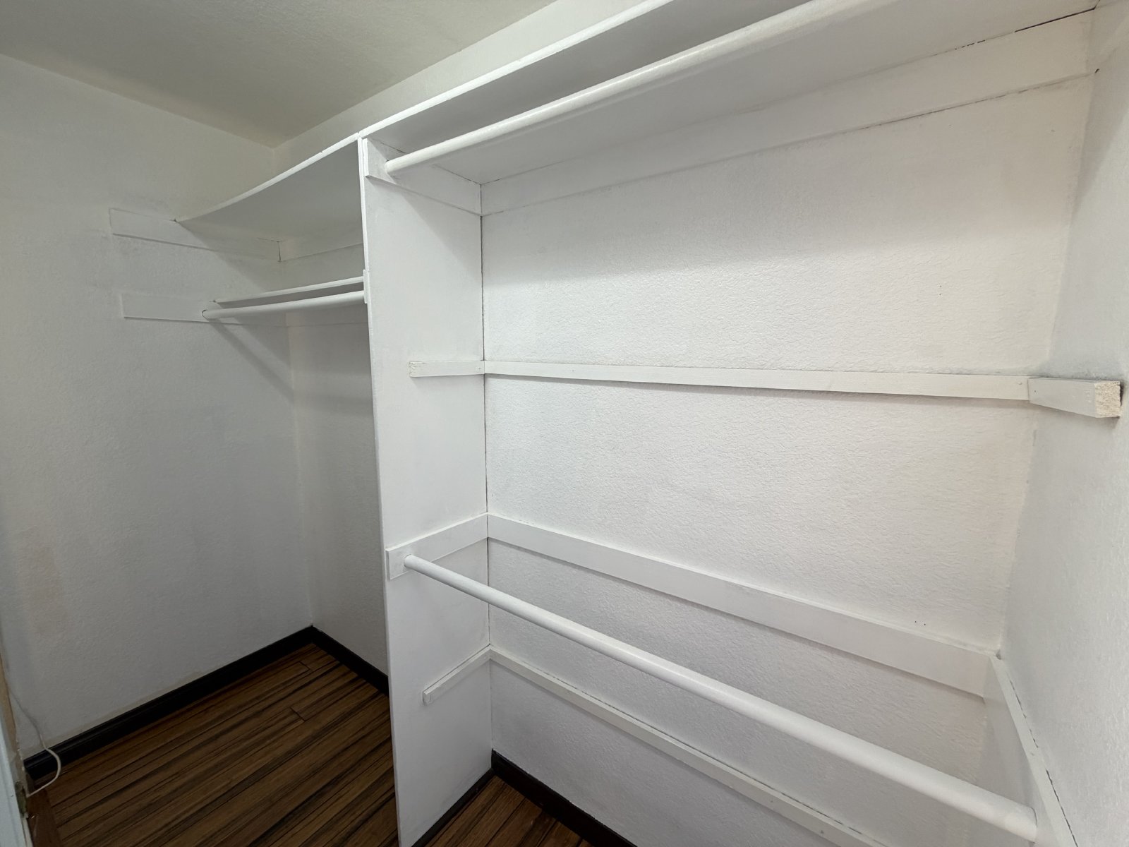 Spacious 3 Bedroom 2.5 Bath Townhouse Located in Pacific Beach! 3 Patios! property image