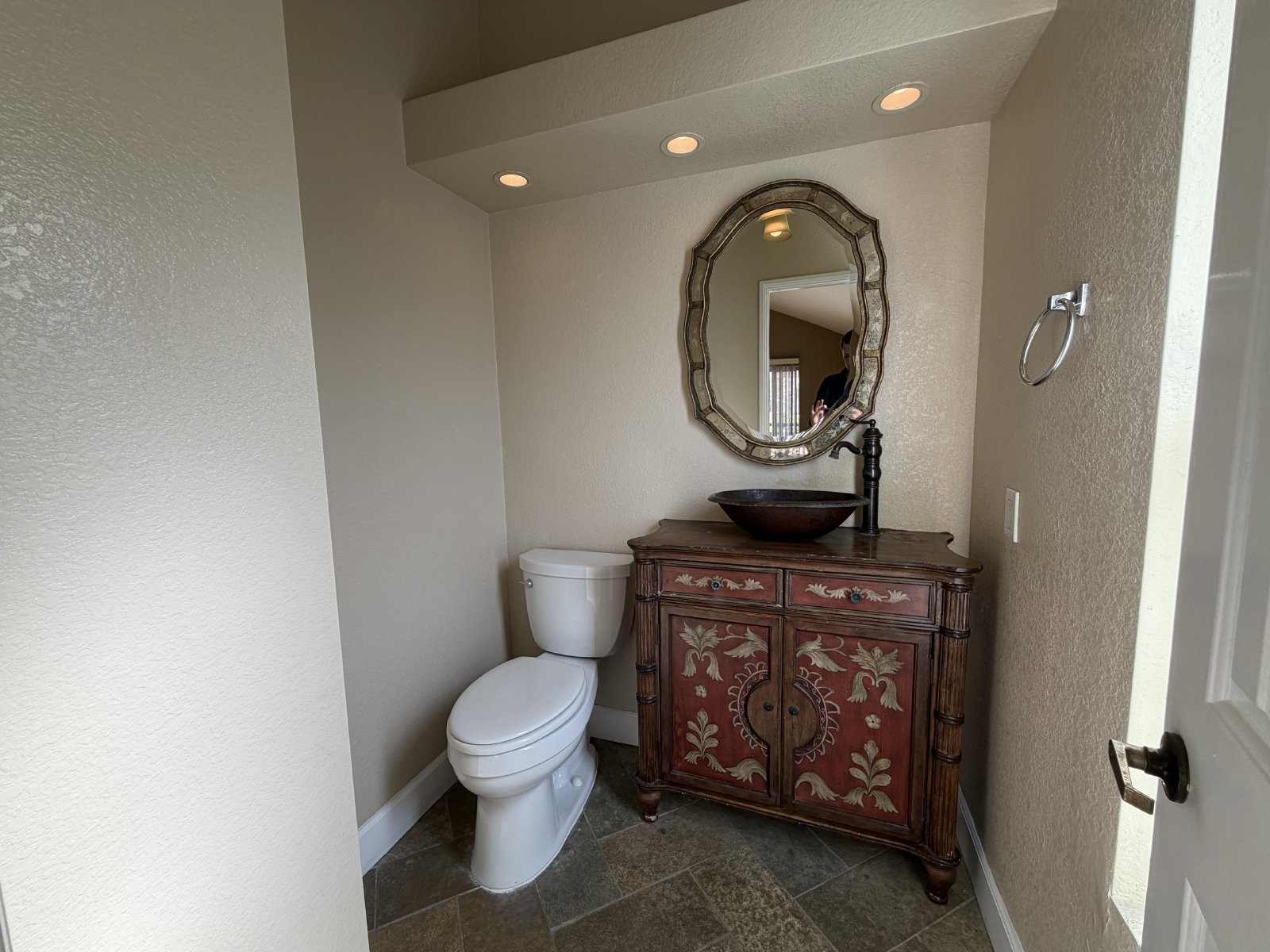 Spacious 3 Bedroom 2.5 Bath Townhouse Located in Pacific Beach! 3 Patios! property image