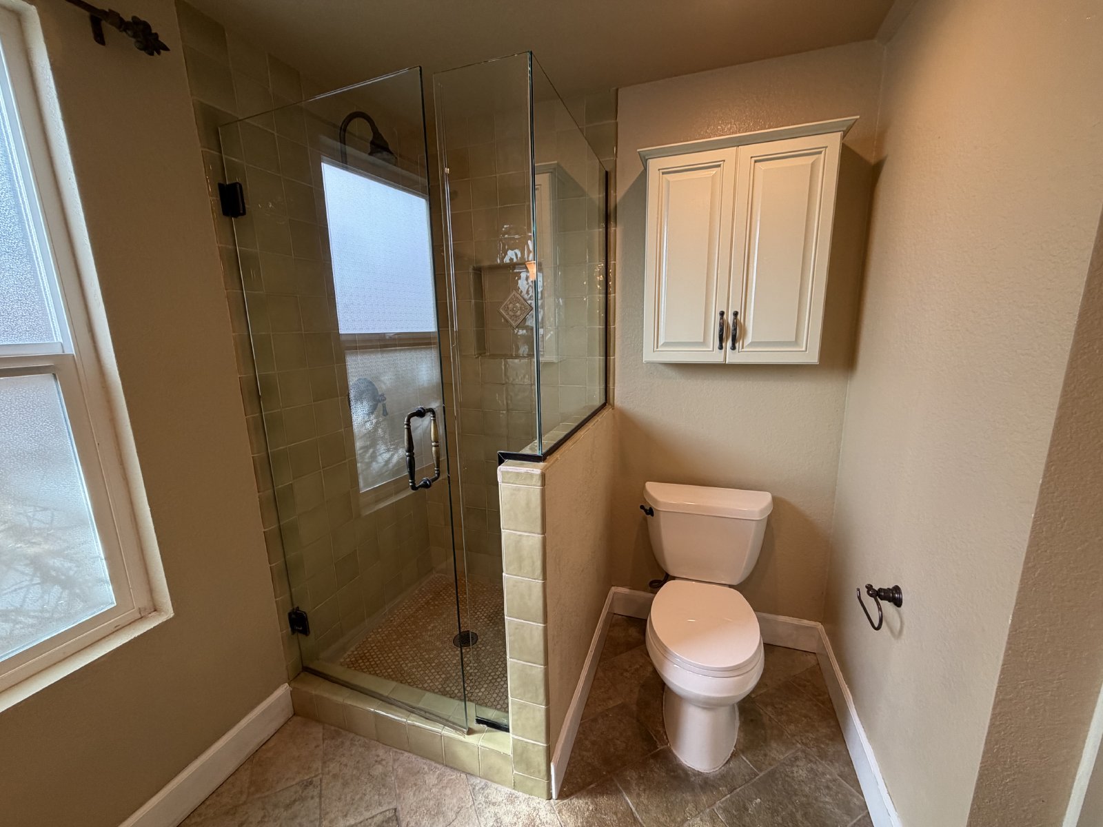 Spacious 3 Bedroom 2.5 Bath Townhouse Located in Pacific Beach! 3 Patios! property image