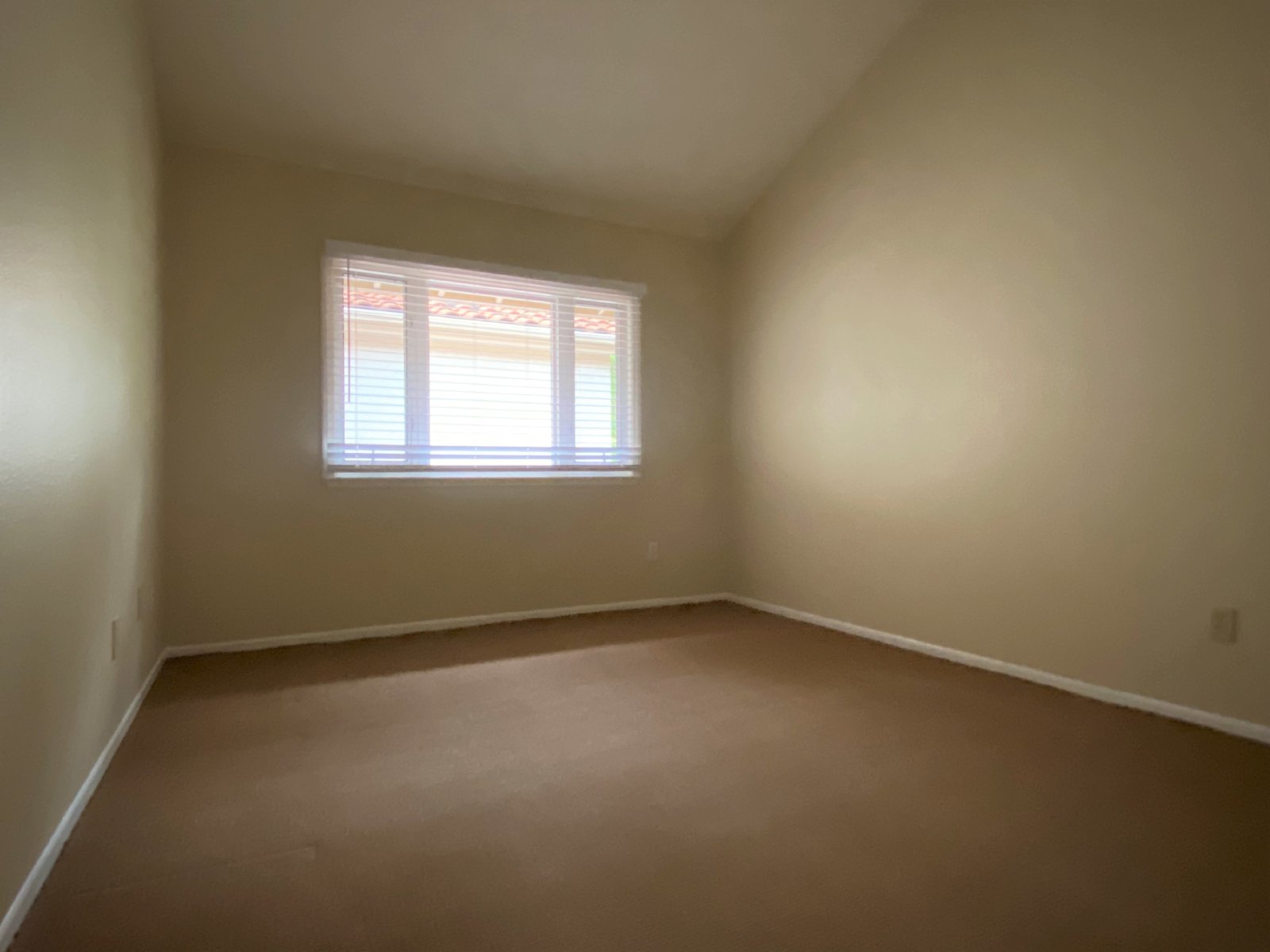 3BR 3BA home, located in beautiful Solana Beach! Spacious layout with lush landscape property image