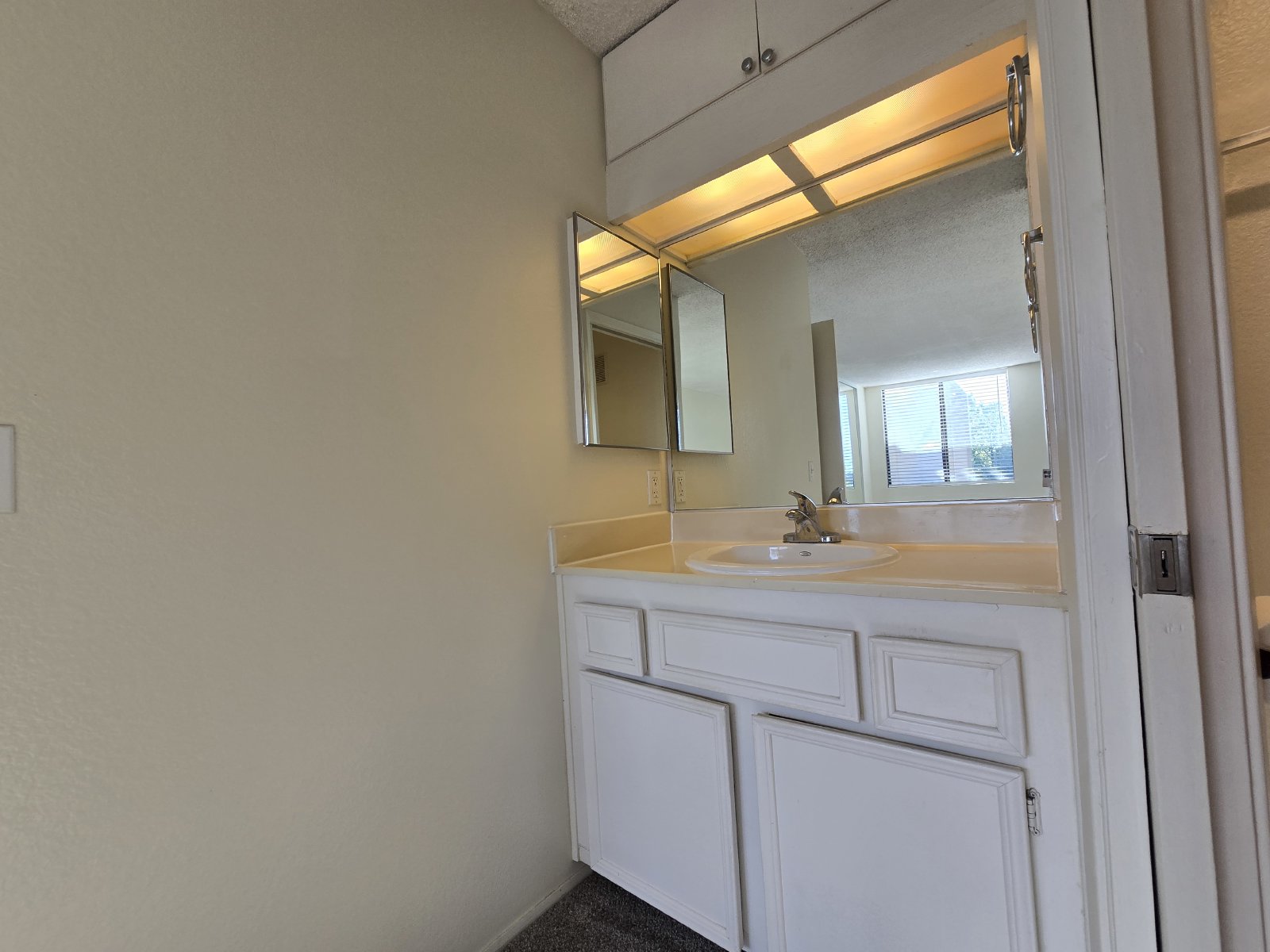 Discover this well-appointed 2-bedroom, 1.5-bath condo in San Diego property image