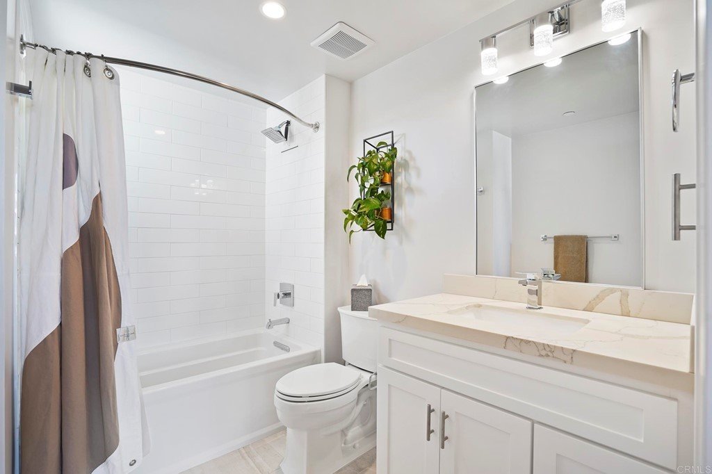 Discover this stunning 2-bedroom, 2-bath home in San Diego property image