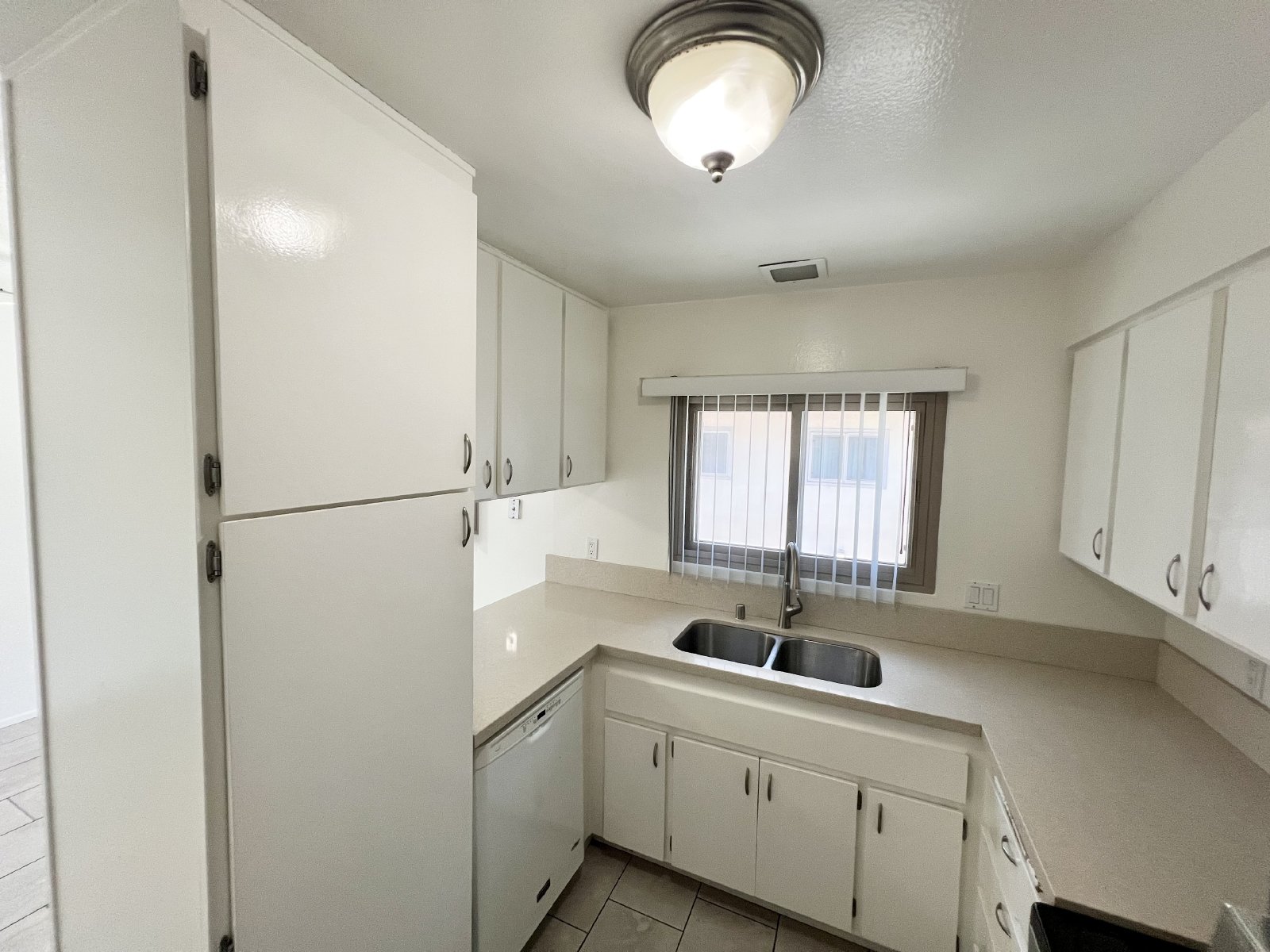 Spacious 2BR/1.5BA Townhome with A/C, Parking & Luxury Community Amenities property image