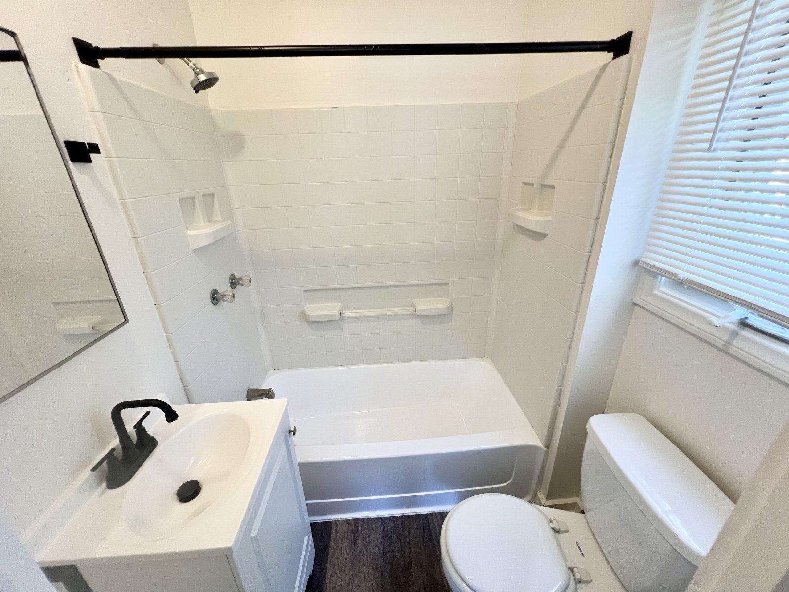 Charming and updated 1-bedroom, 1-bath apartment available now property image