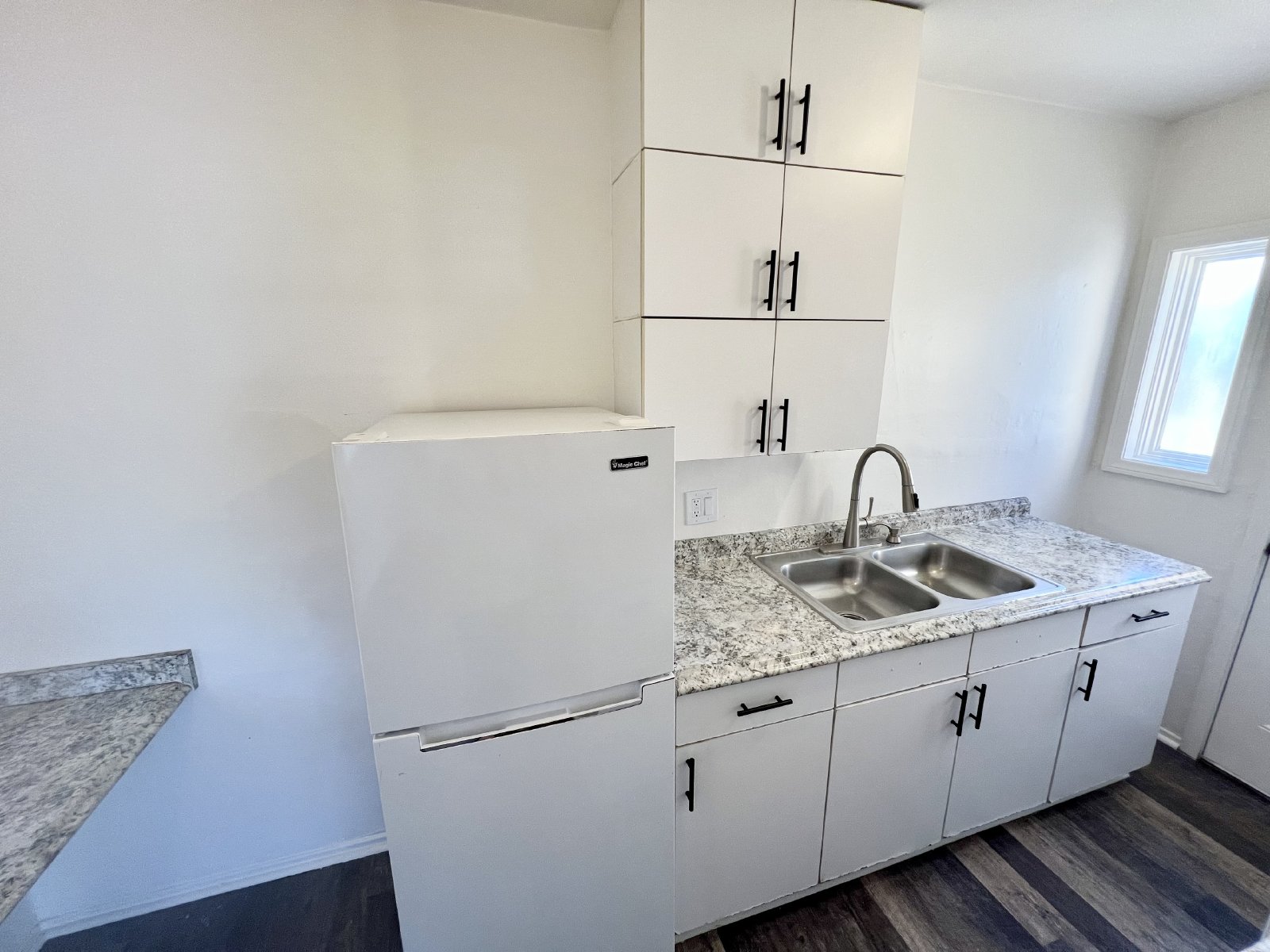 Charming and updated 1-bedroom, 1-bath apartment available now property image