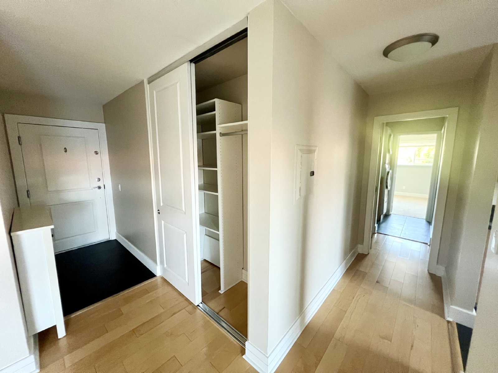 Modern 2BR/2BA Hillcrest Condo with Private Balcony & Amenities property image