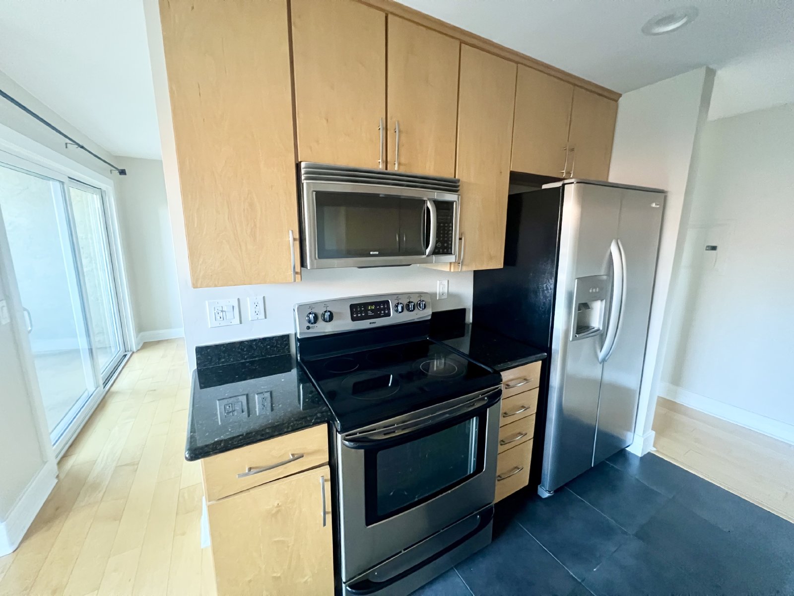 Modern 2BR/2BA Hillcrest Condo with Private Balcony & Amenities property image