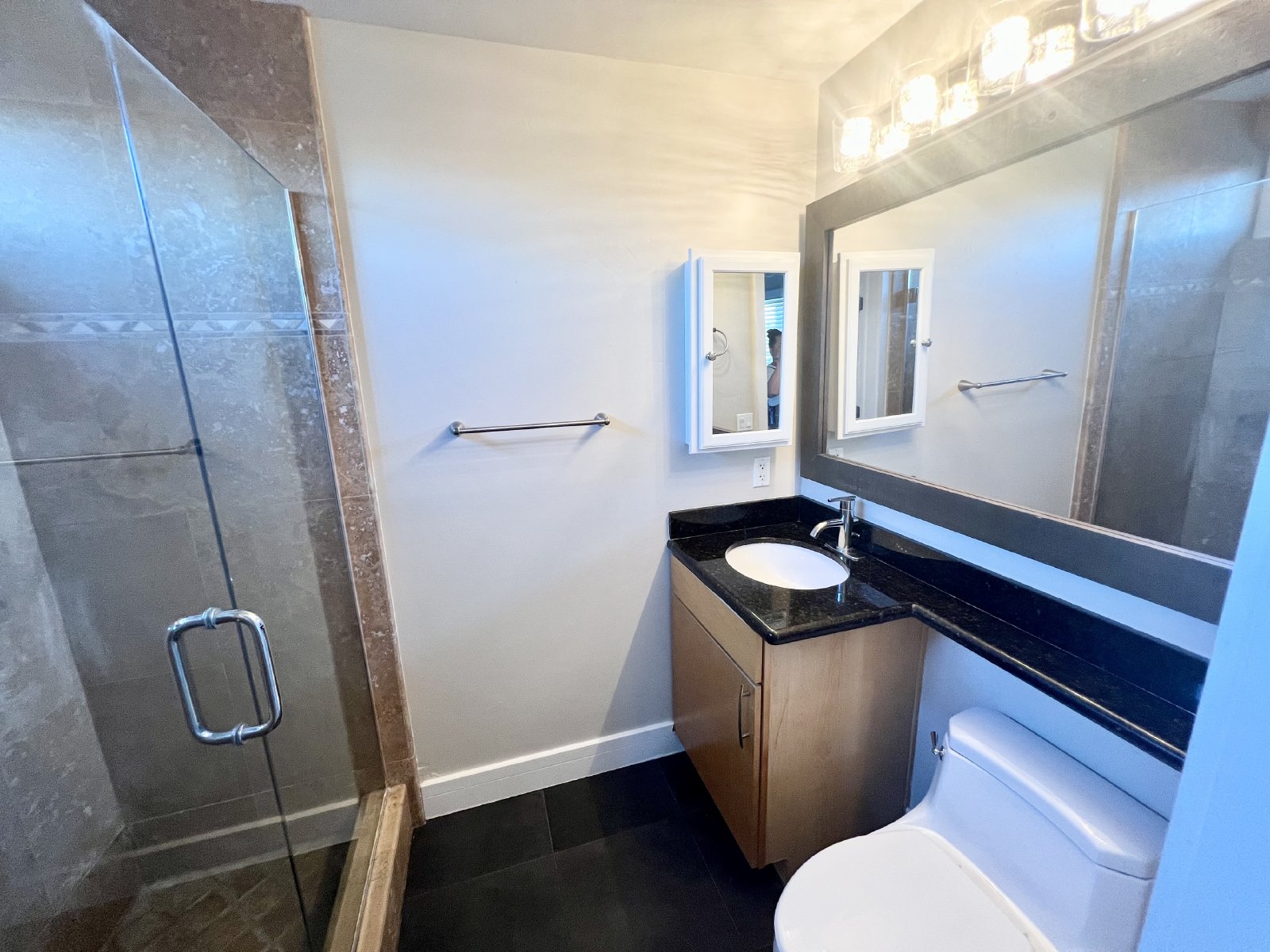 Modern 2BR/2BA Hillcrest Condo with Private Balcony & Amenities property image