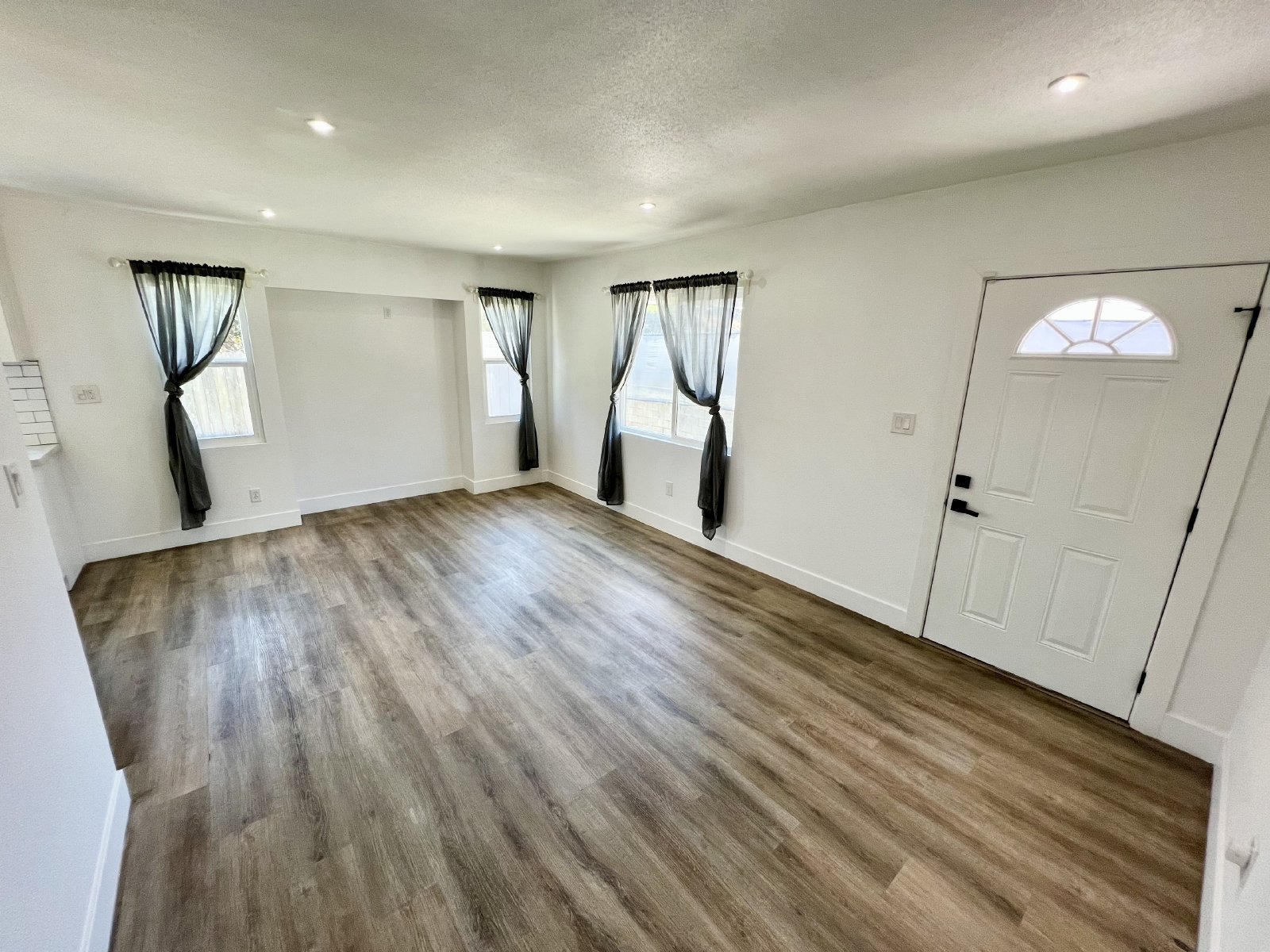 Charming 3BR Home with Private Patio & Spacious Yards in San Diego property image