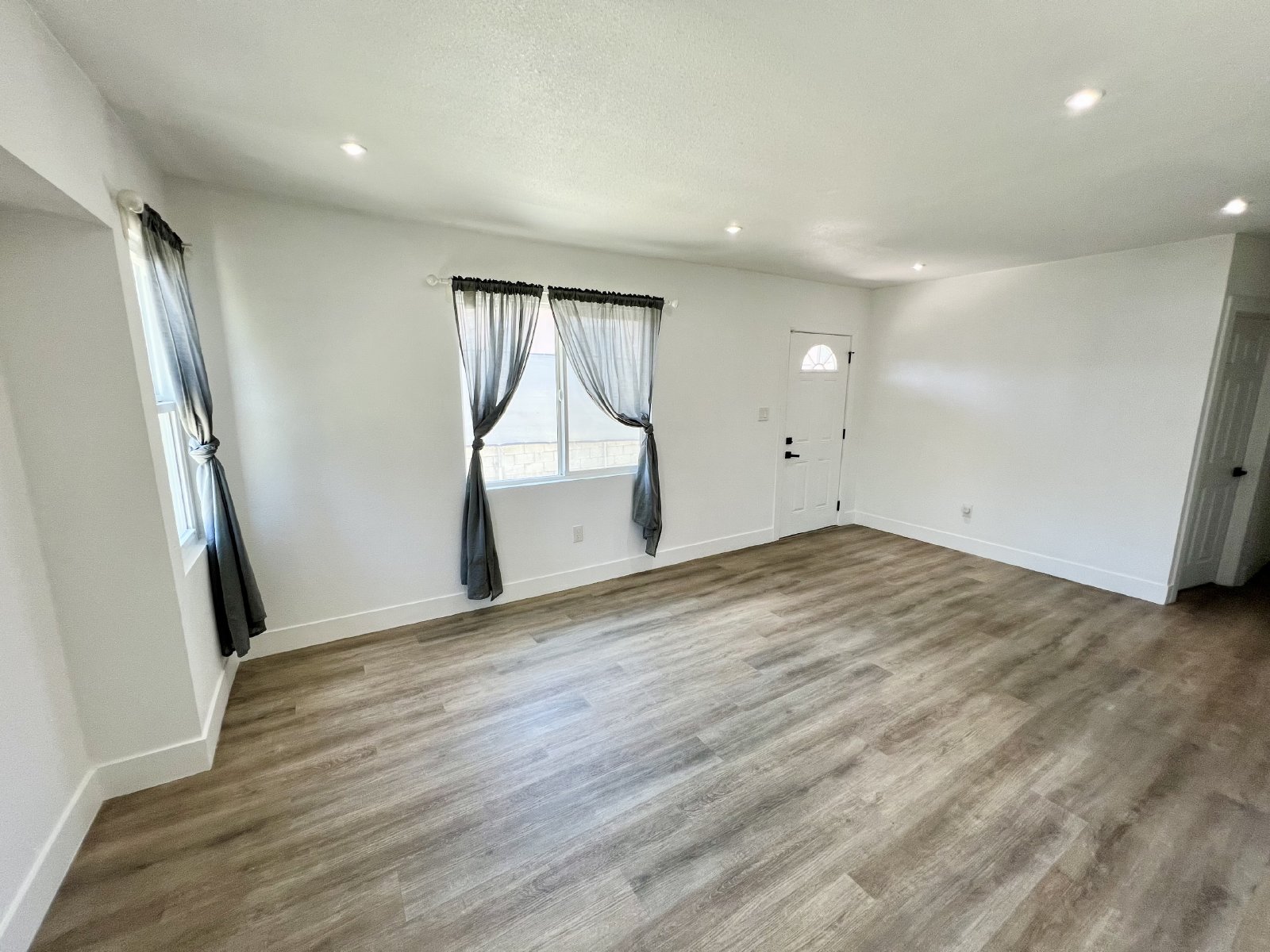Charming 3BR Home with Private Patio & Spacious Yards in San Diego property image