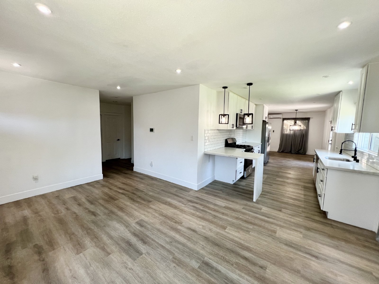 Charming 3BR Home with Private Patio & Spacious Yards in San Diego property image