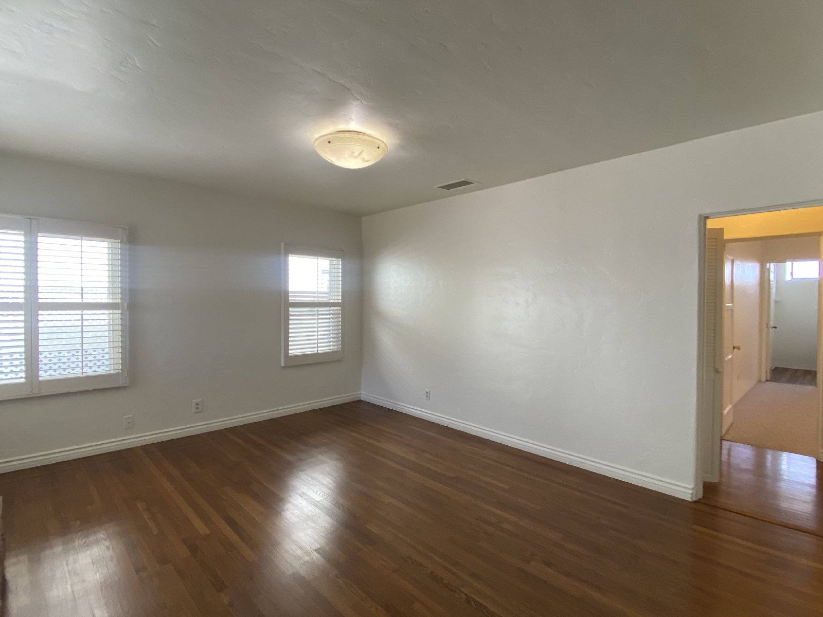 Beautiful 2BD/2BA Beach Home | Prime Mission Beach Location | Garage + 2 Parking Spaces property image
