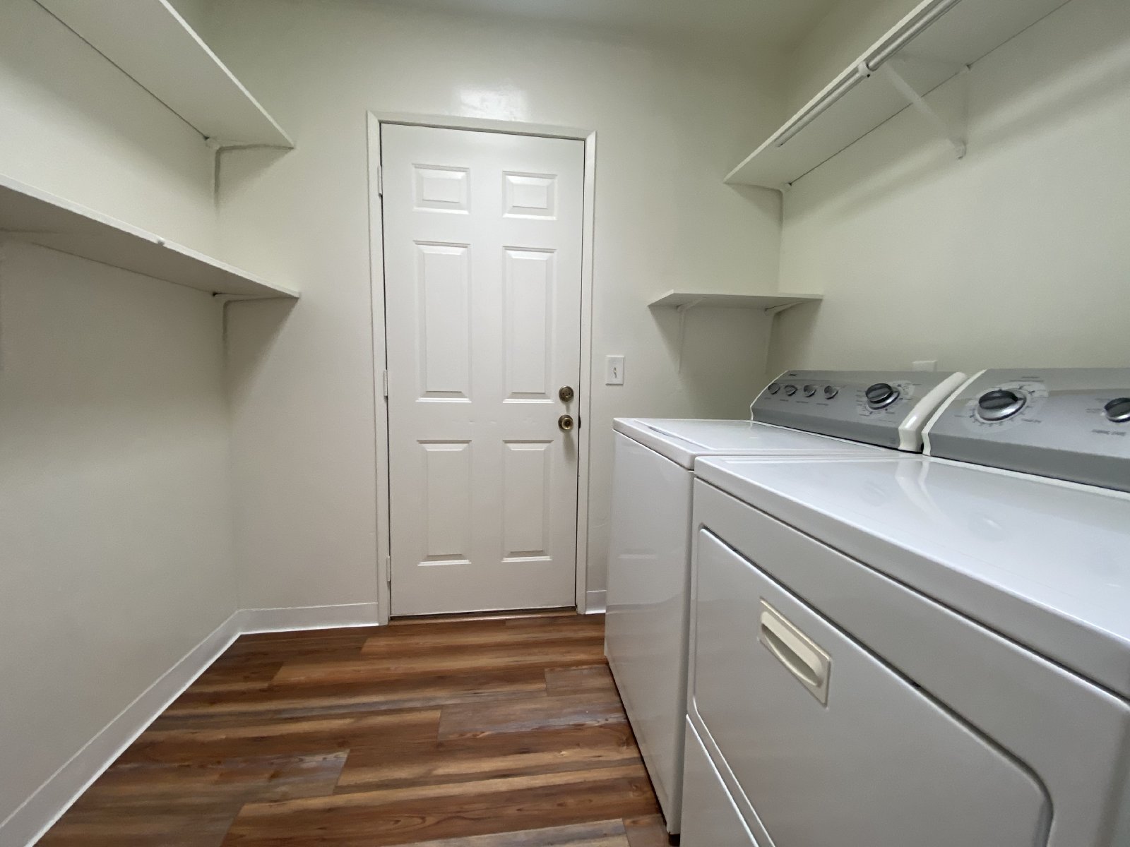Beautiful 2BD/2BA Beach Home | Prime Mission Beach Location | Garage + 2 Parking Spaces property image