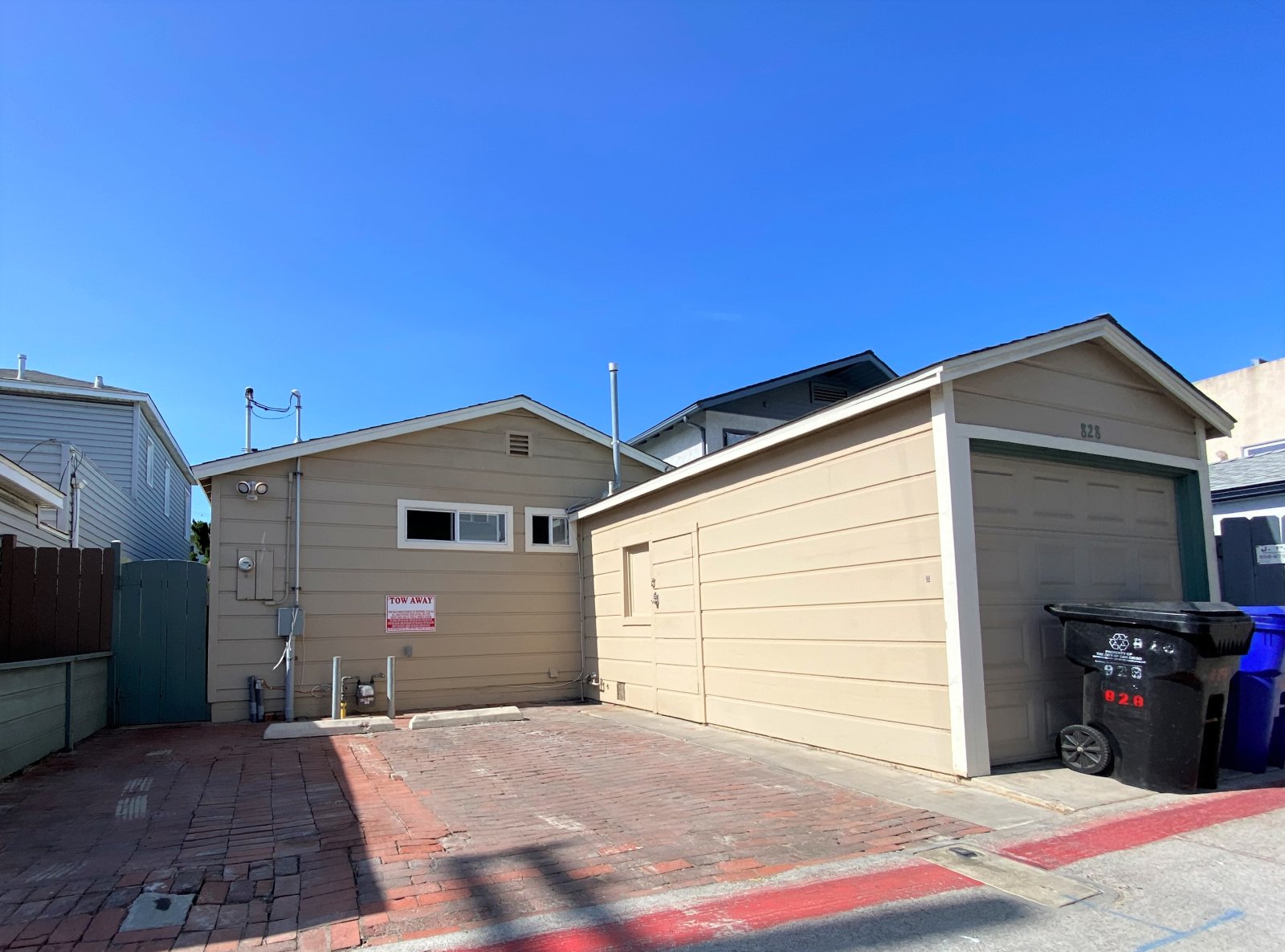 Beautiful 2BD/2BA Beach Home | Prime Mission Beach Location | Garage + 2 Parking Spaces property image