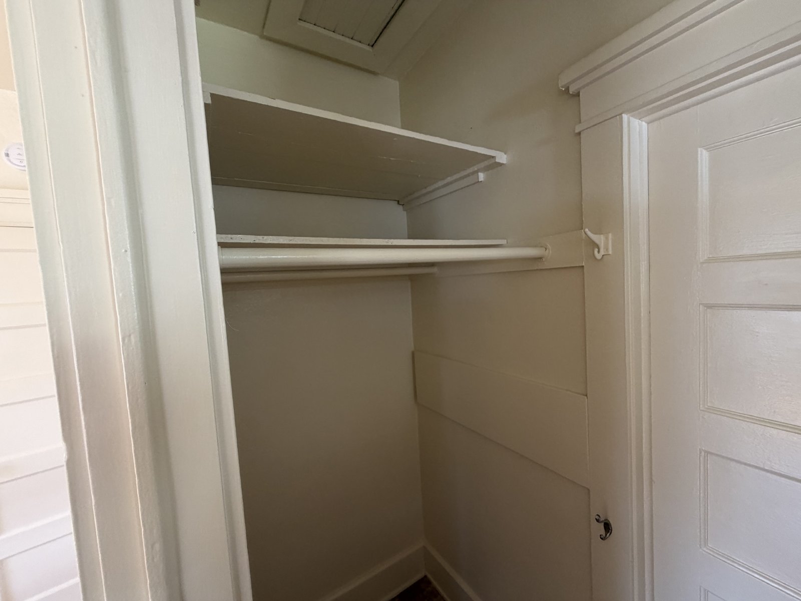 South Park Cottage Charm – 2BR/1BA with Bonus Room, Gated Yard & Garden Bed, Small Pets Welcome! property image