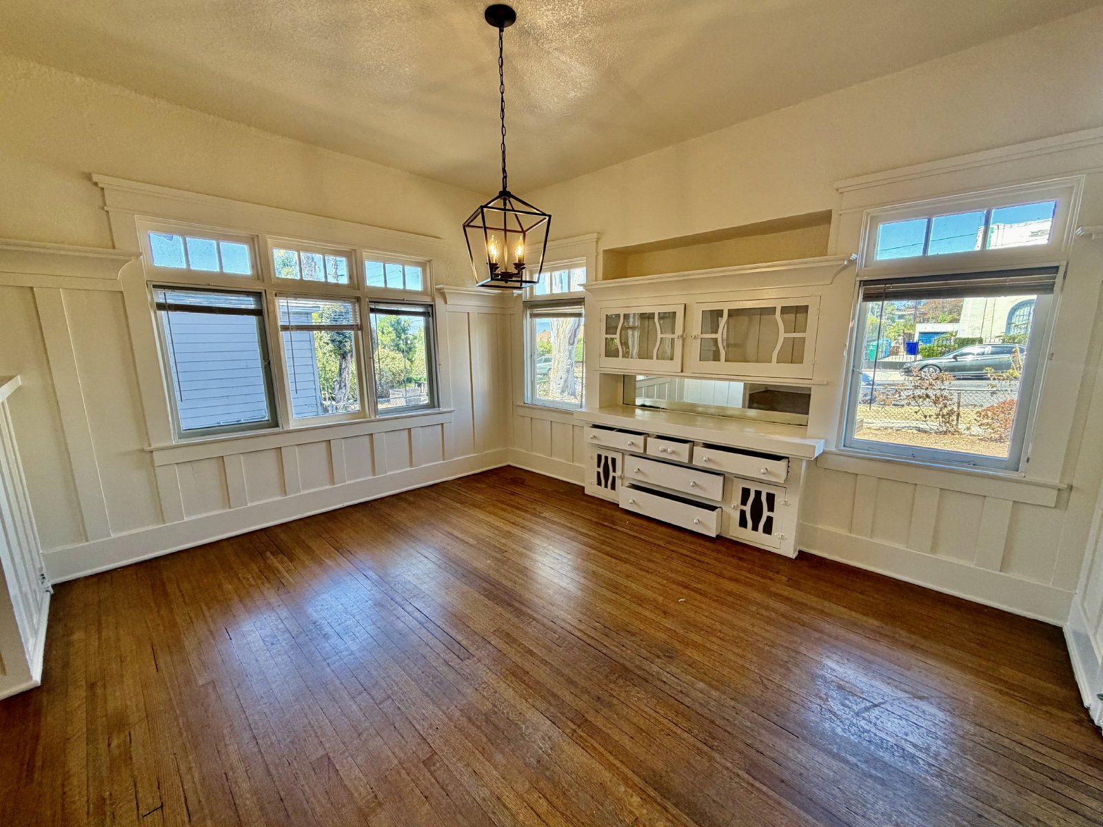 South Park Cottage Charm – 2BR/1BA with Bonus Room, Gated Yard & Garden Bed, Small Pets Welcome! property image