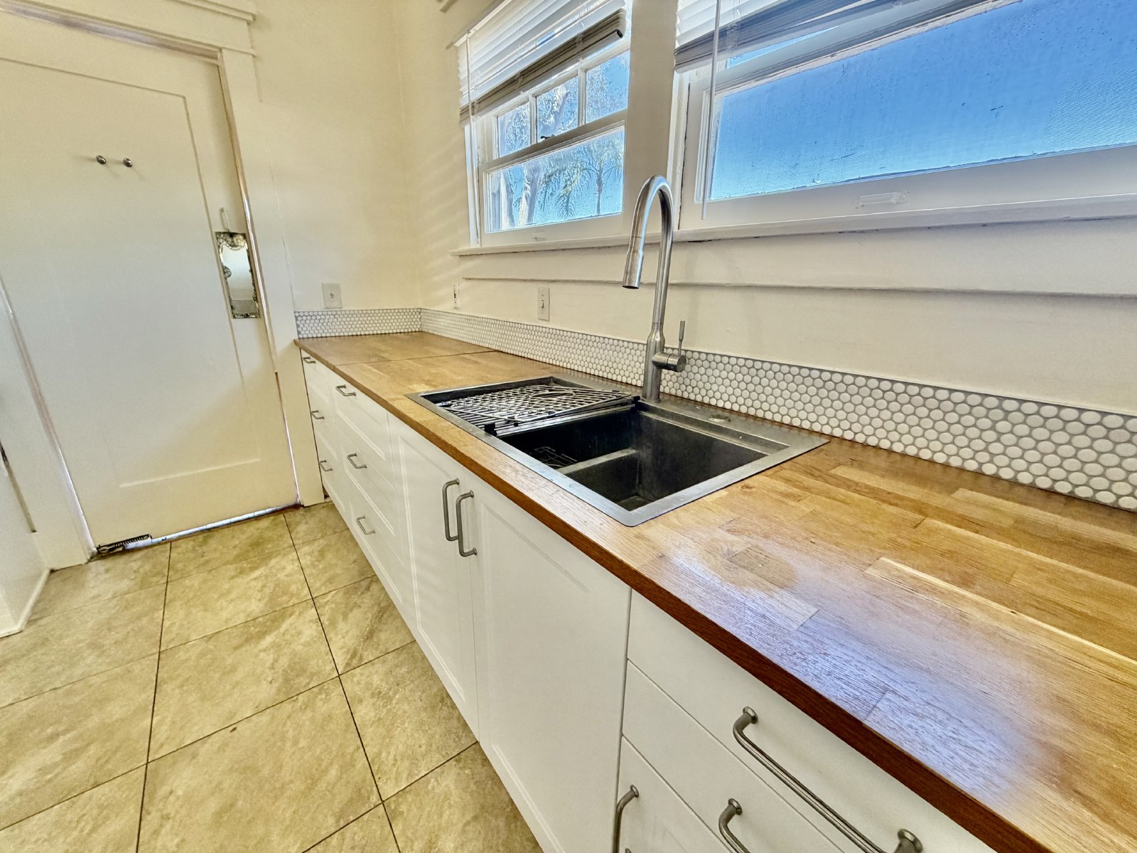 South Park Cottage Charm – 2BR/1BA with Bonus Room, Gated Yard & Garden Bed, Small Pets Welcome! property image