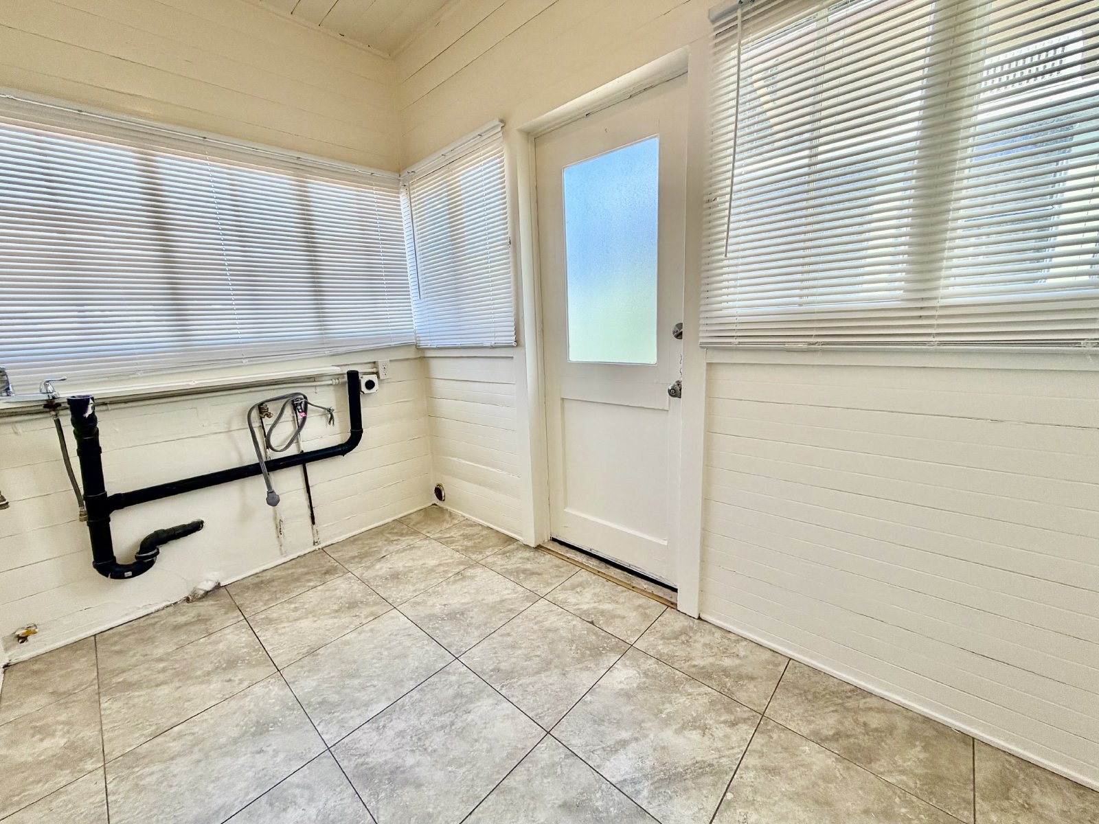 South Park Cottage Charm – 2BR/1BA with Bonus Room, Gated Yard & Garden Bed, Small Pets Welcome! property image