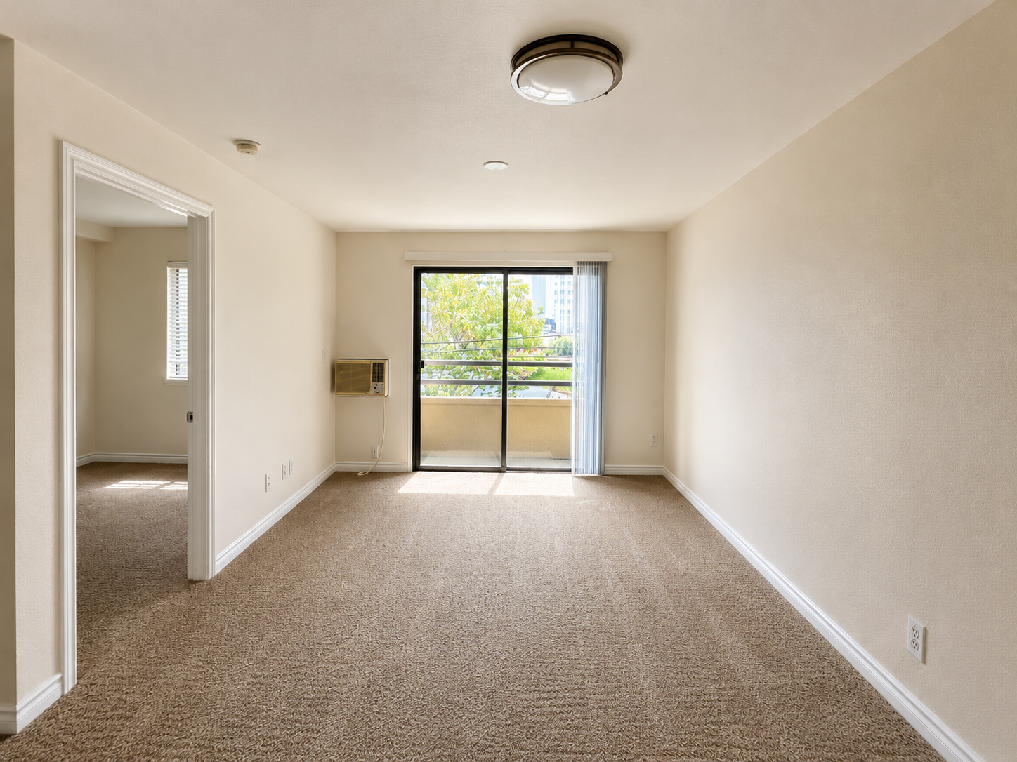 Charming 1 Bedroom Condo in Prime Hillcrest Location – Available Now! property image