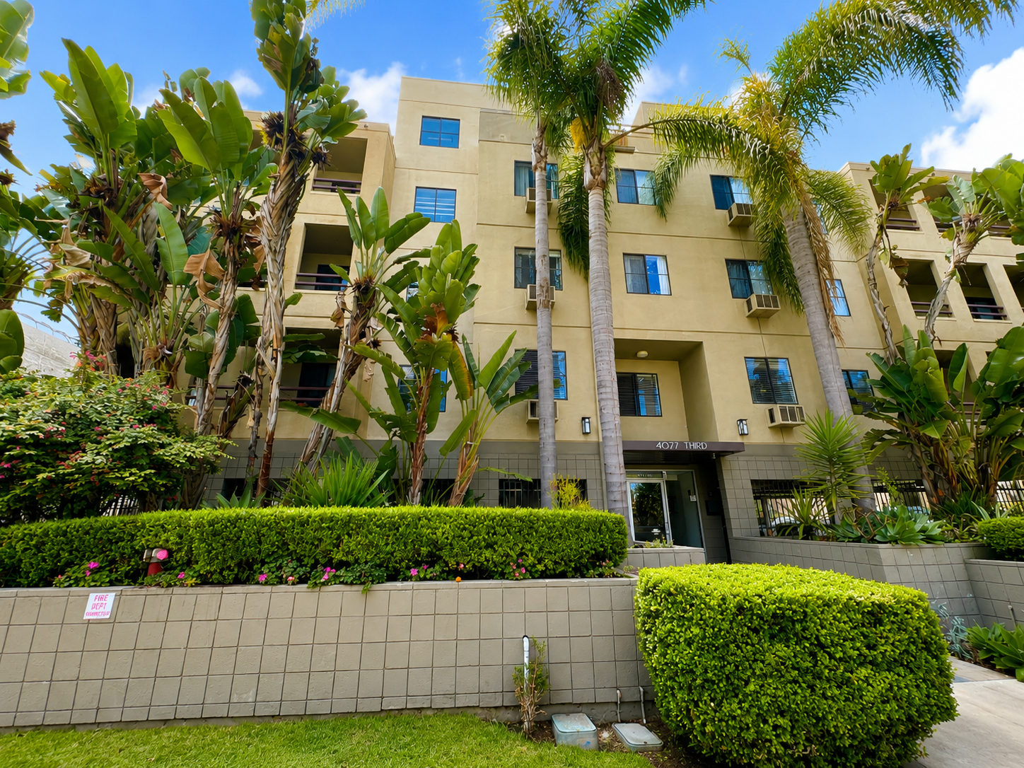 Charming 1 Bedroom Condo in Prime Hillcrest Location – Available Now! property image