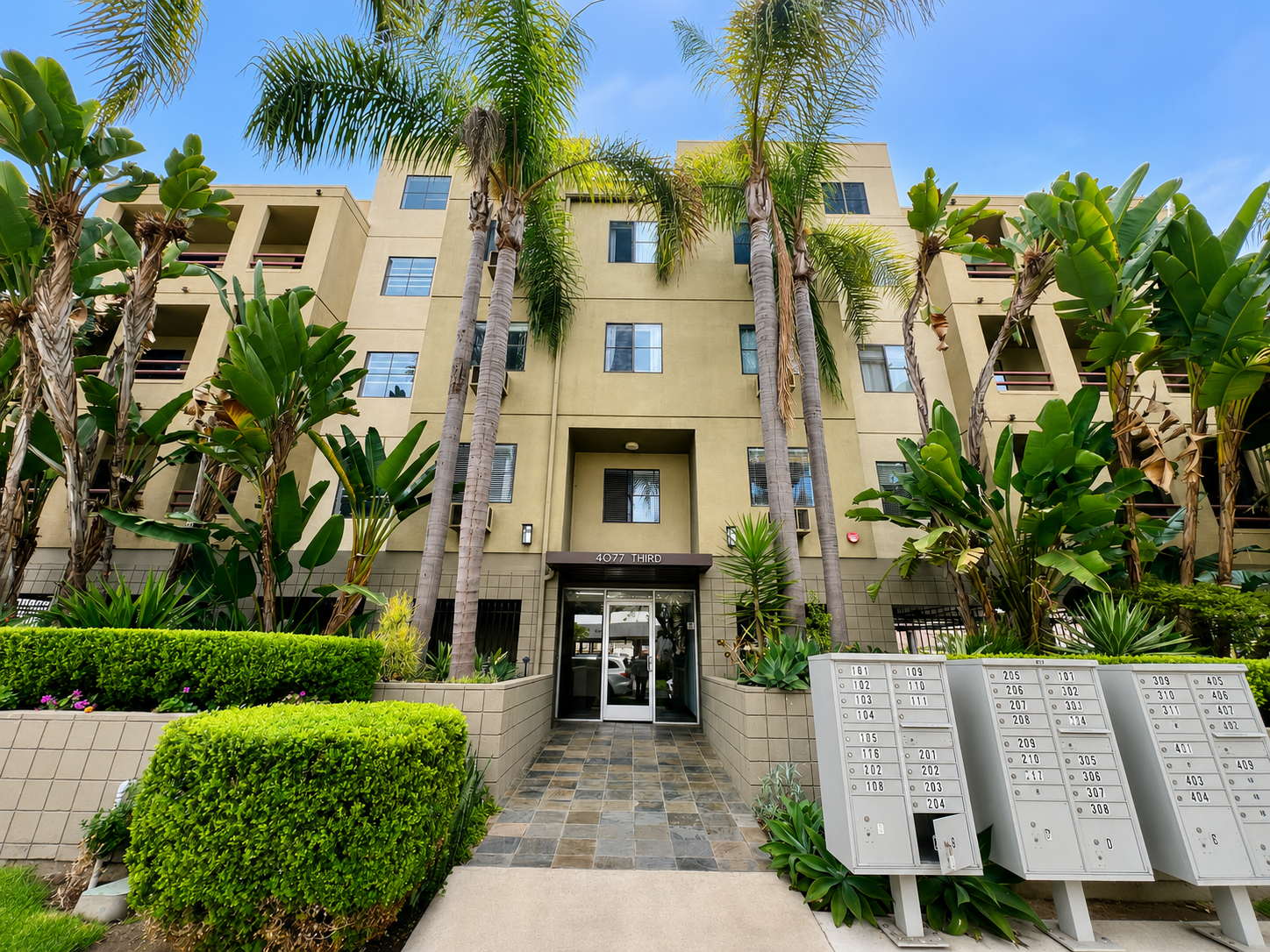 Charming 1 Bedroom Condo in Prime Hillcrest Location – Available Now! property image