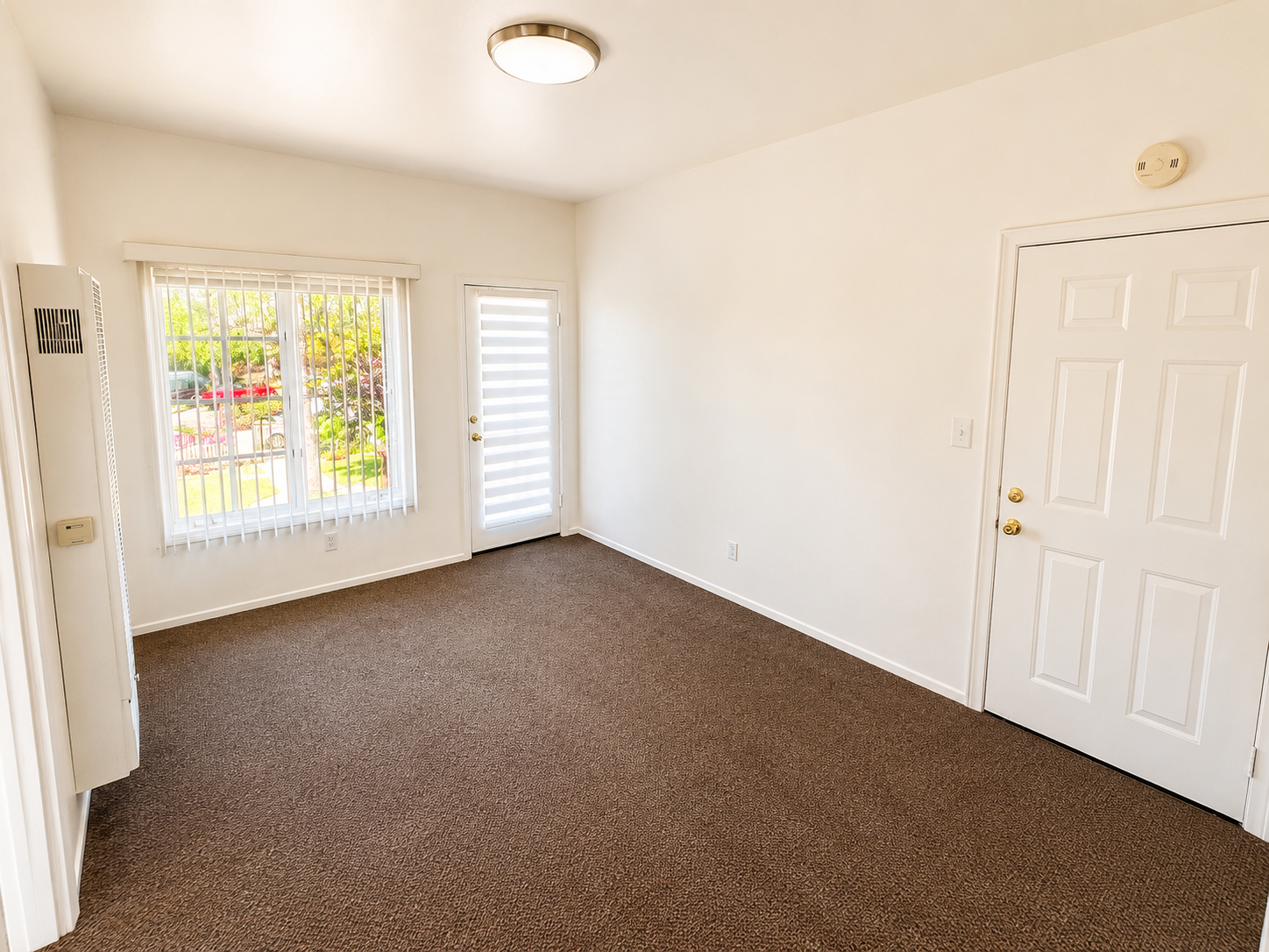 Bright Upstairs Apartment with Skyline Views in Golden Hill! property image