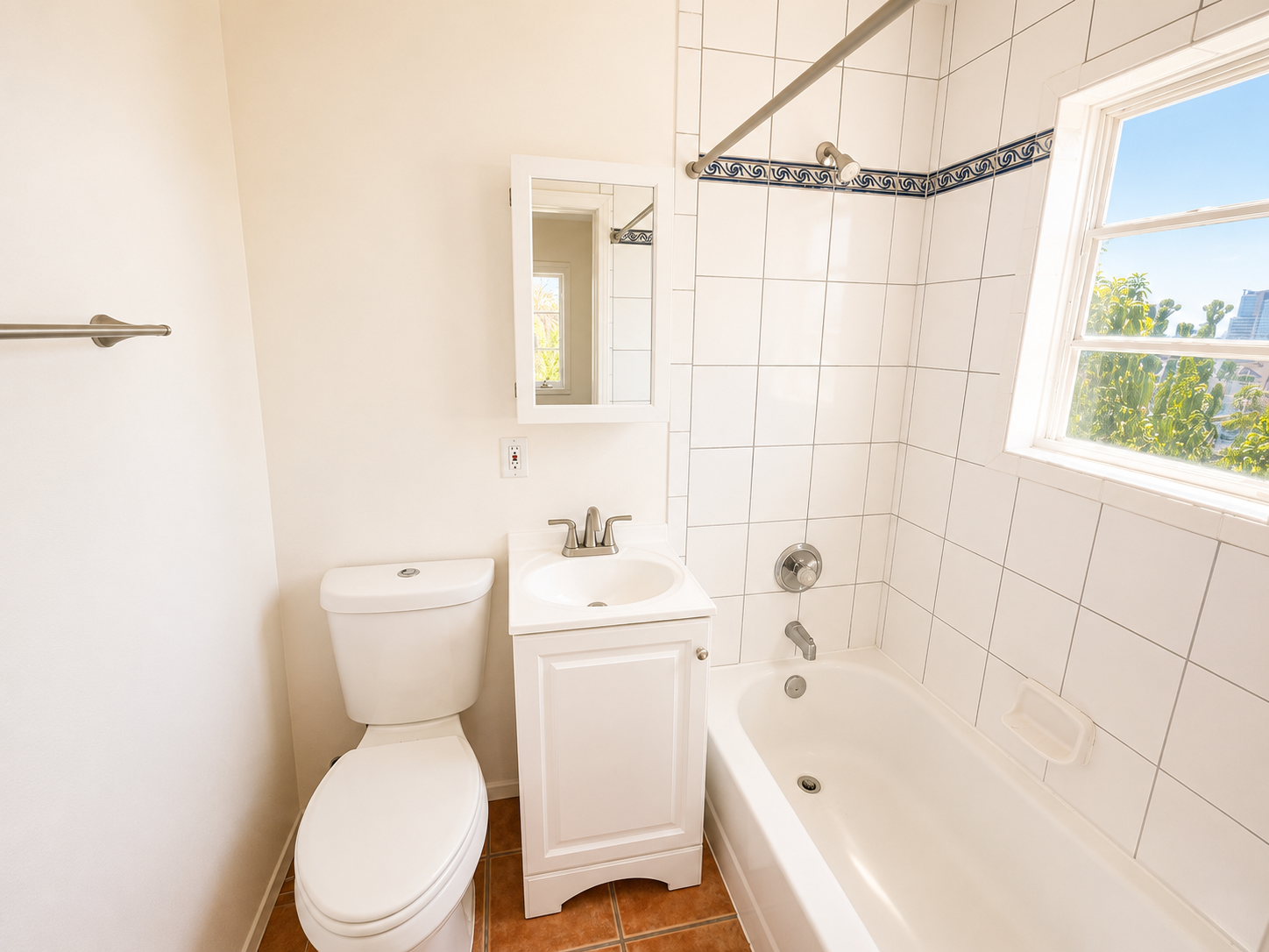Bright Upstairs Apartment with Skyline Views in Golden Hill! property image