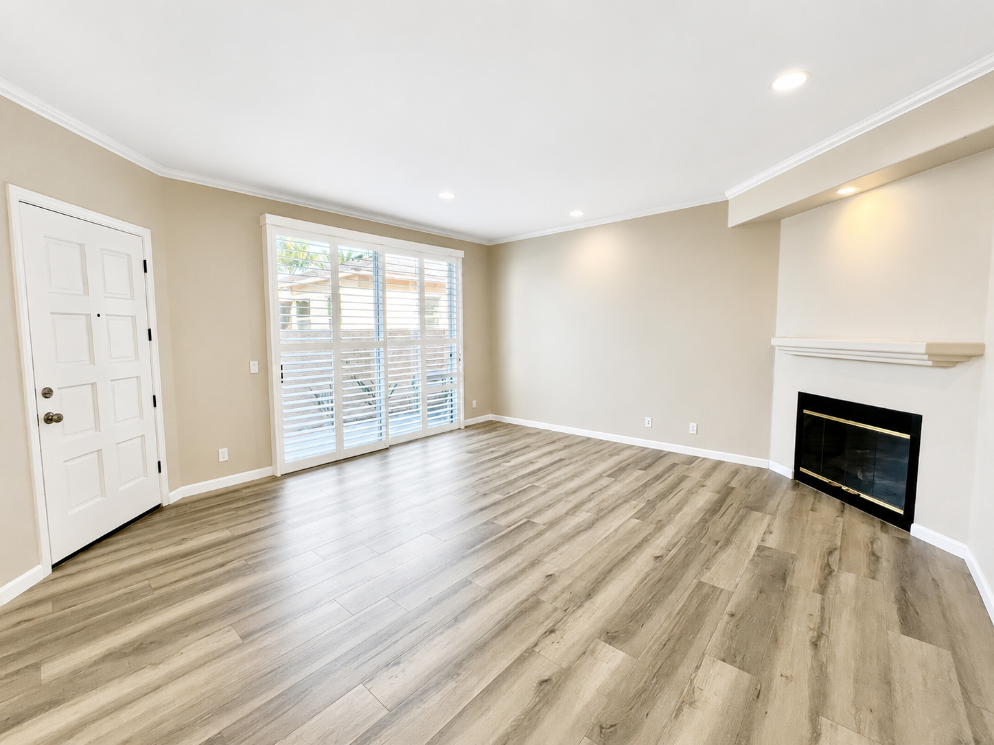 Coastal Living at It's Best! Pacific Beach Townhome with Incredible Rooftop Views! property image
