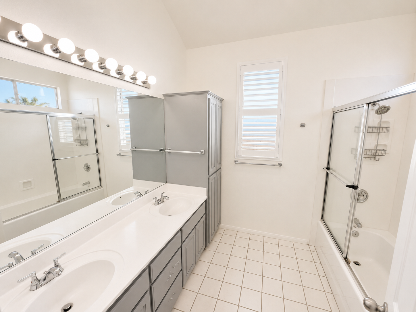 Coastal Living at It's Best! Pacific Beach Townhome with Incredible Rooftop Views! property image