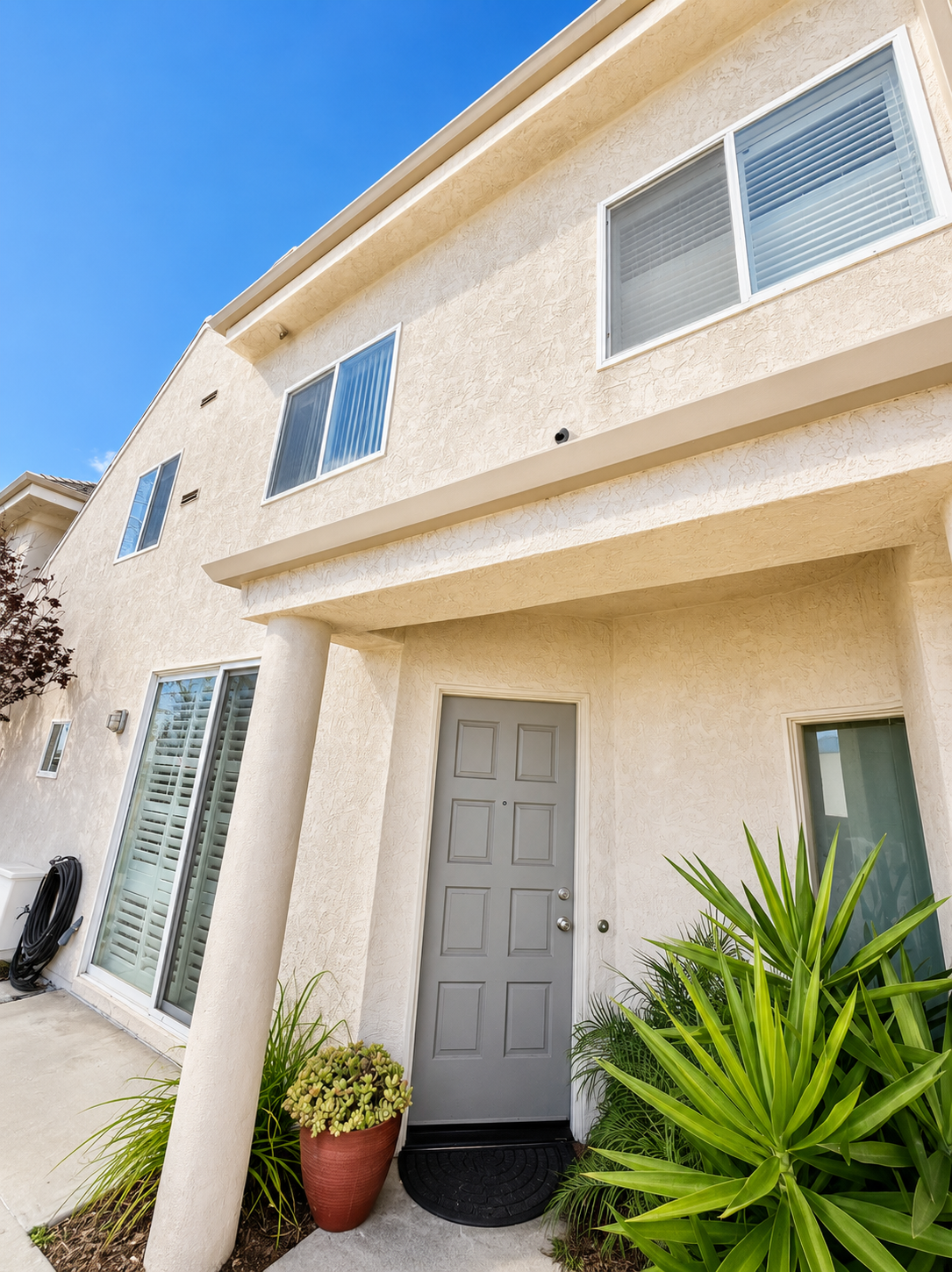 Coastal Living at It's Best! Pacific Beach Townhome with Incredible Rooftop Views! property image