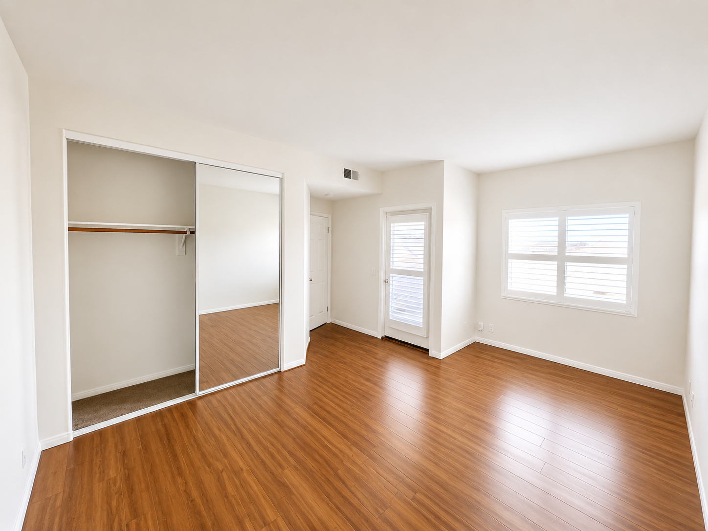 Coastal Living at It's Best! Pacific Beach Townhome with Incredible Rooftop Views! property image