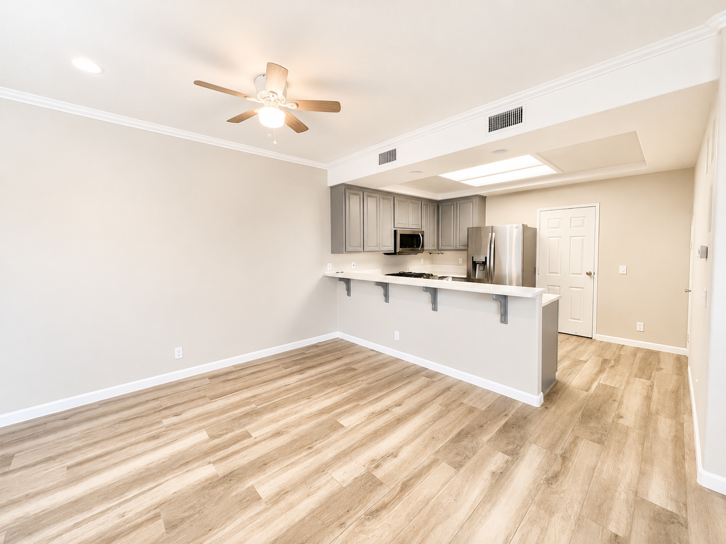 Coastal Living at It's Best! Pacific Beach Townhome with Incredible Rooftop Views! property image