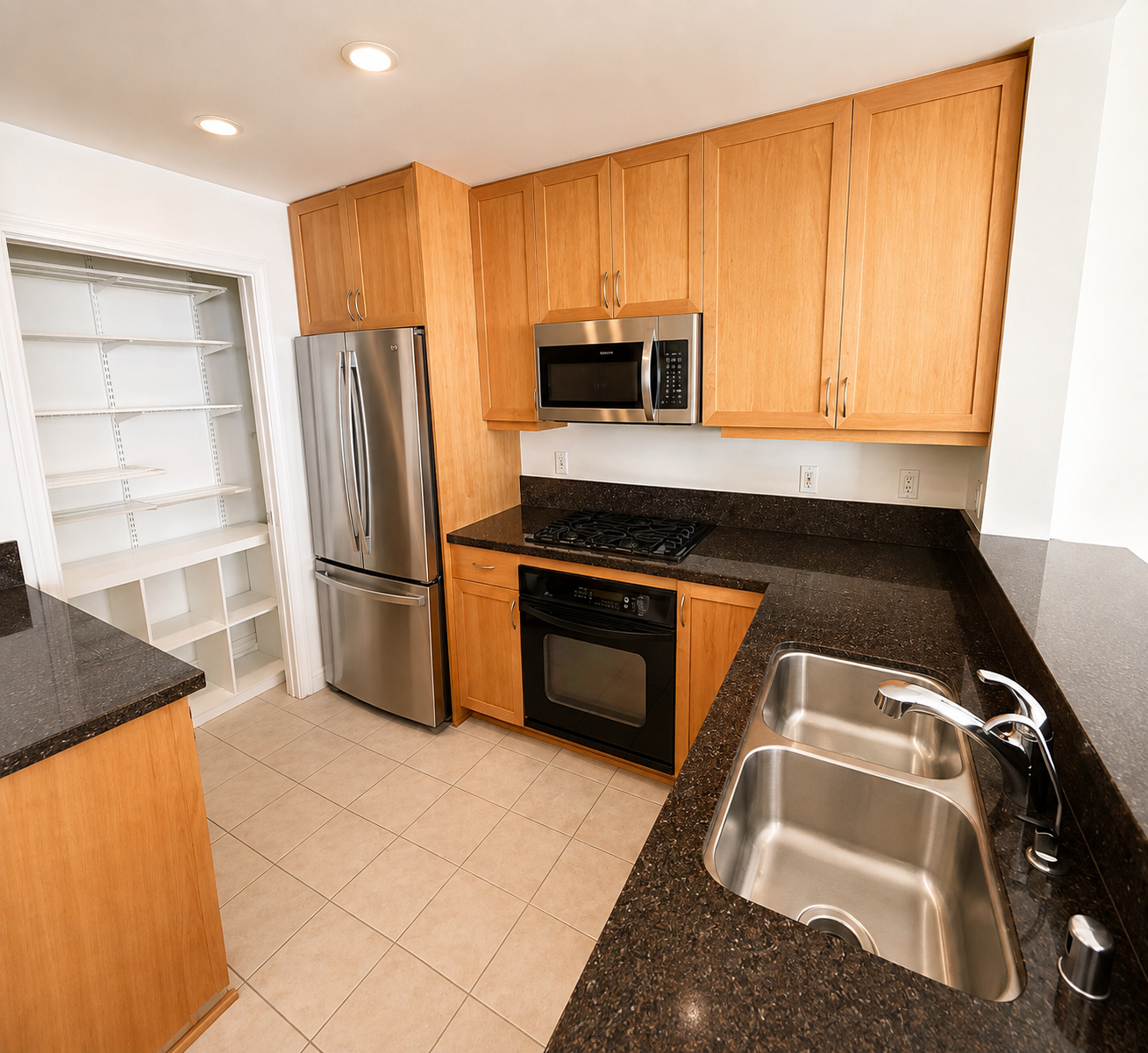 Sunny 2BR/2BA Condo with  1 Parking Space in Discovery at Cortez Hill property image