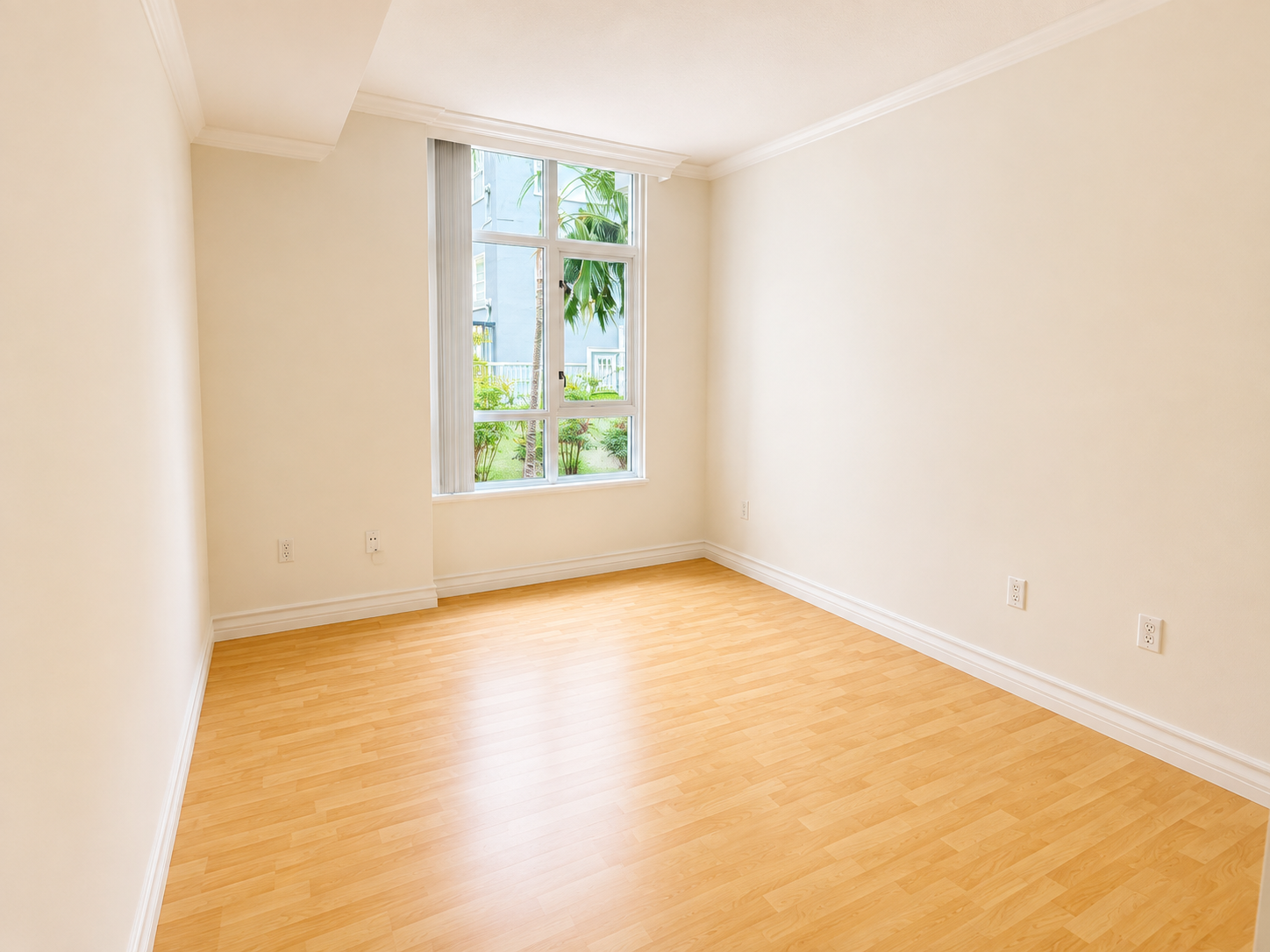 Sunny 2BR/2BA Condo with  1 Parking Space in Discovery at Cortez Hill property image